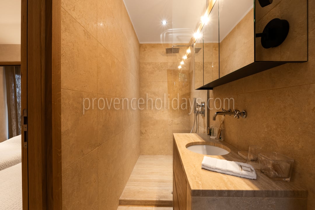 18 - Domaine Three Lakes: Villa: Bathroom