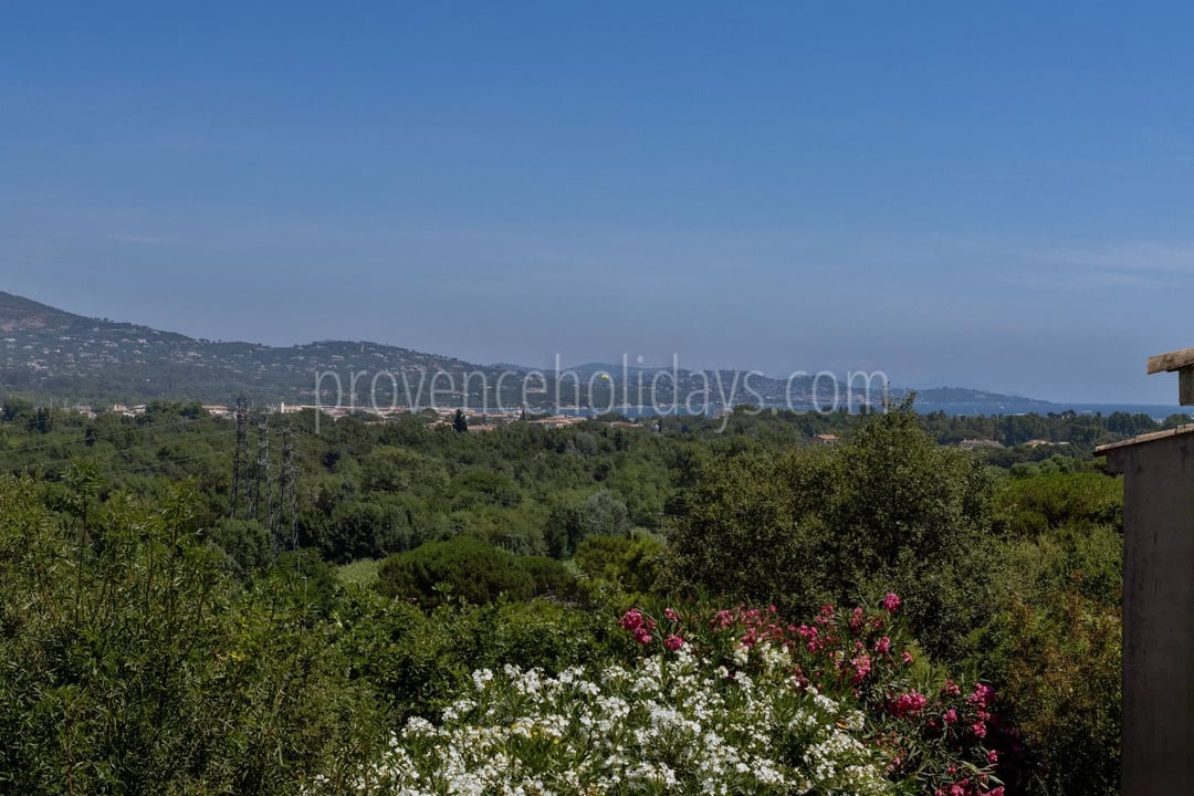 2 - Quiet house in Gassin: Villa: Exterior