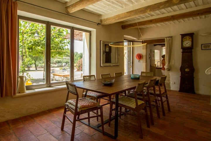 10 - Provence retrouvée: Villa: Interior
