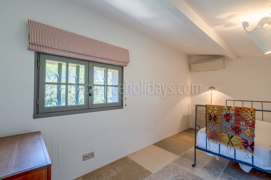 41 - Mas en Campagne: Villa: Bedroom