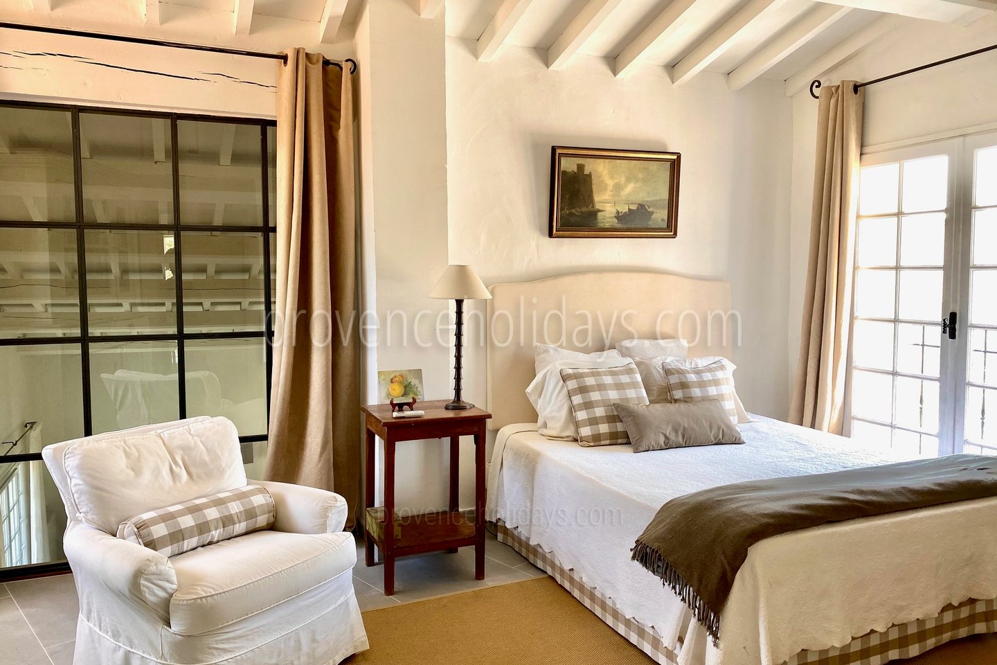 4 - Mas de Gordes: Villa: Bedroom