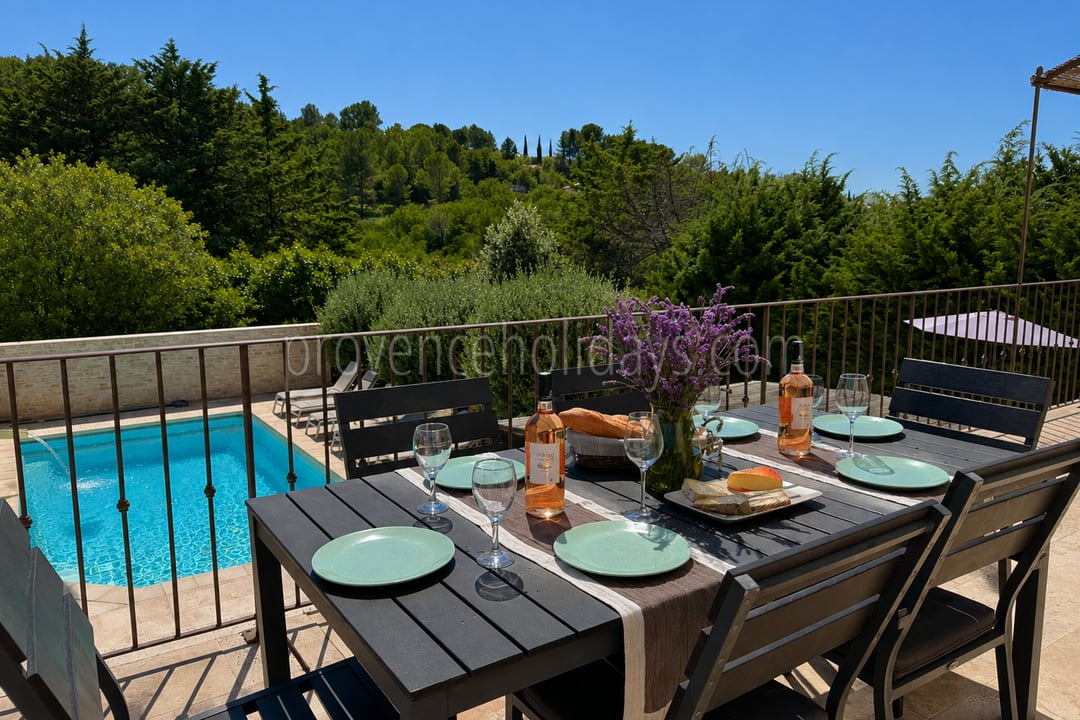 3 - Villa met verwarmd zwembad en uitzicht op de Luberon: Villa: Exterior