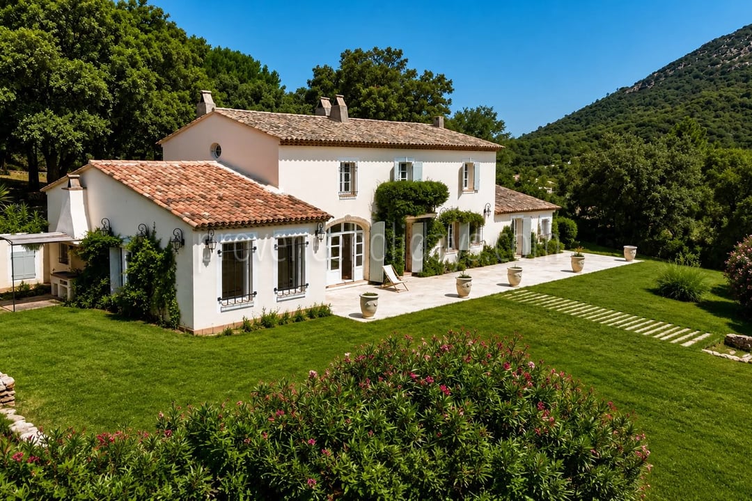 2 - Provençaals huis in Grimaud: Villa: Exterior