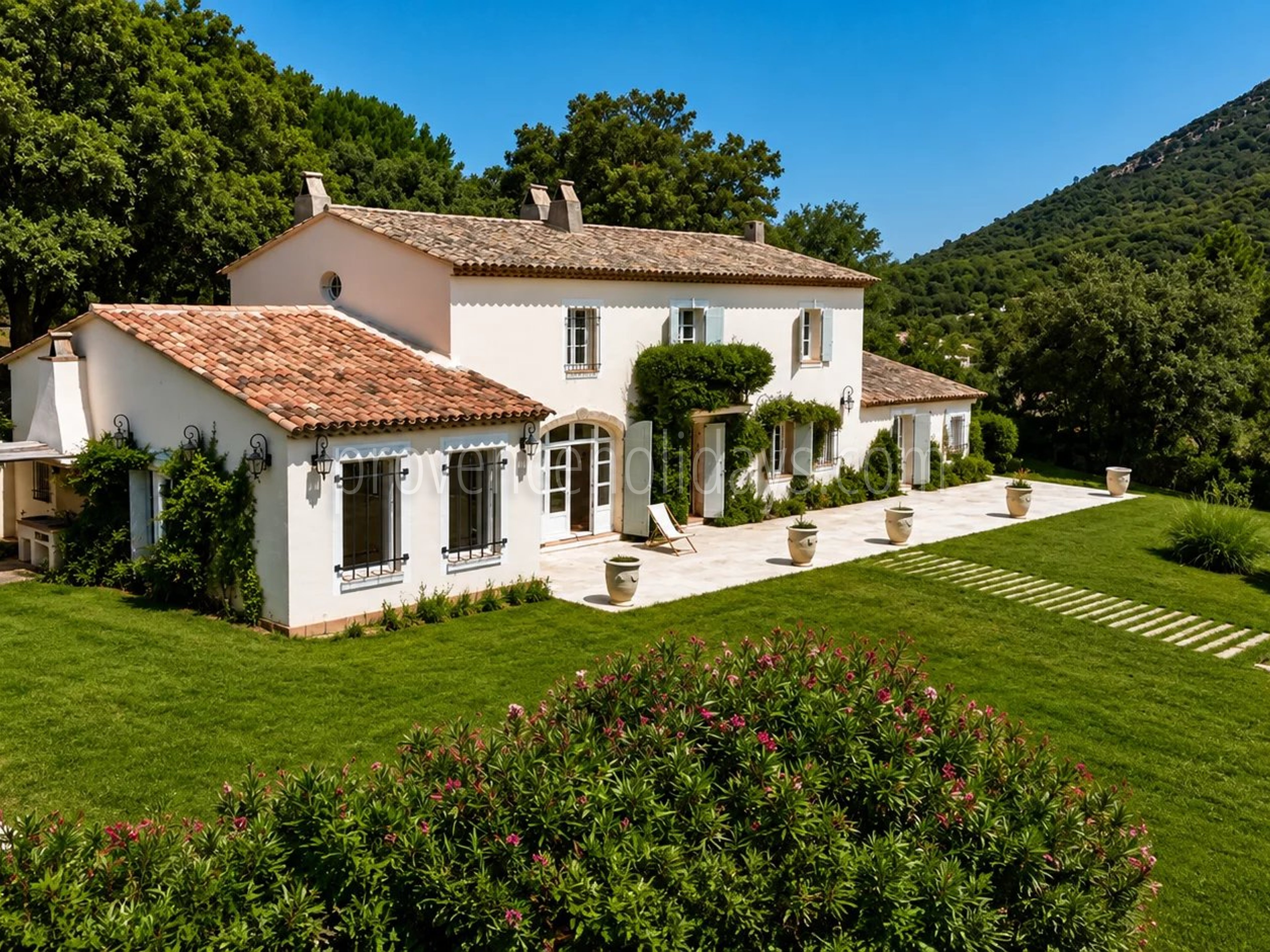 2 - Provençaals huis in Grimaud: Villa: Exterior