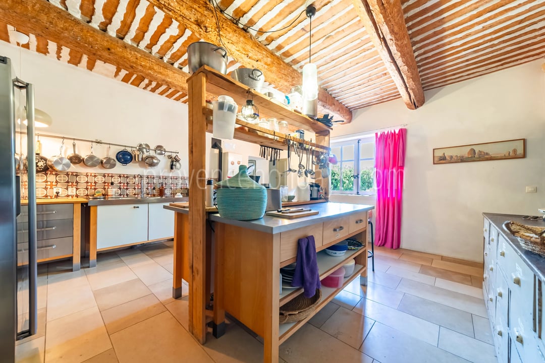 6 - Characterful mas in Cavaillon: Villa: Interior