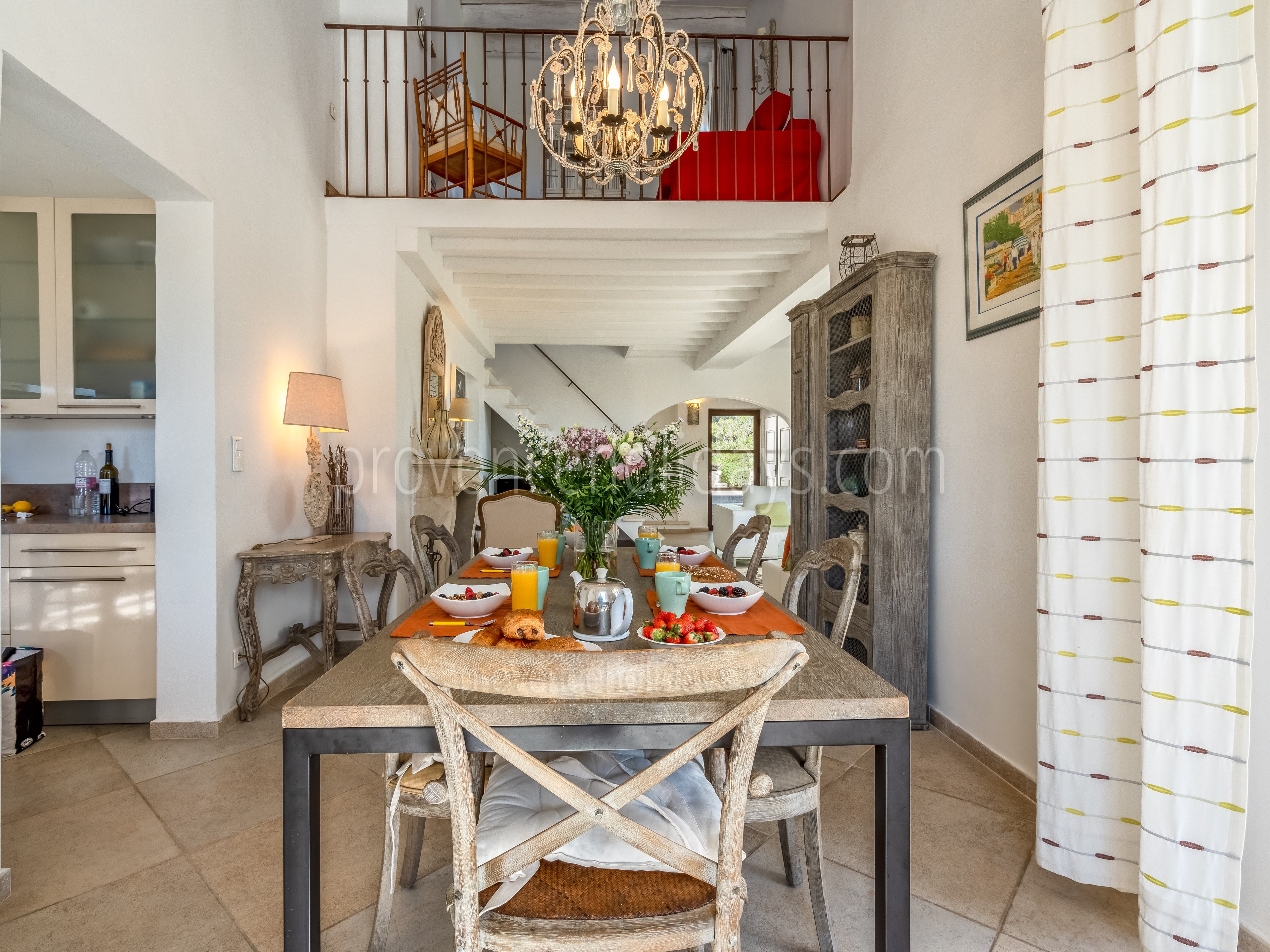 24 - Mas du Petit Luberon: Villa: Interior