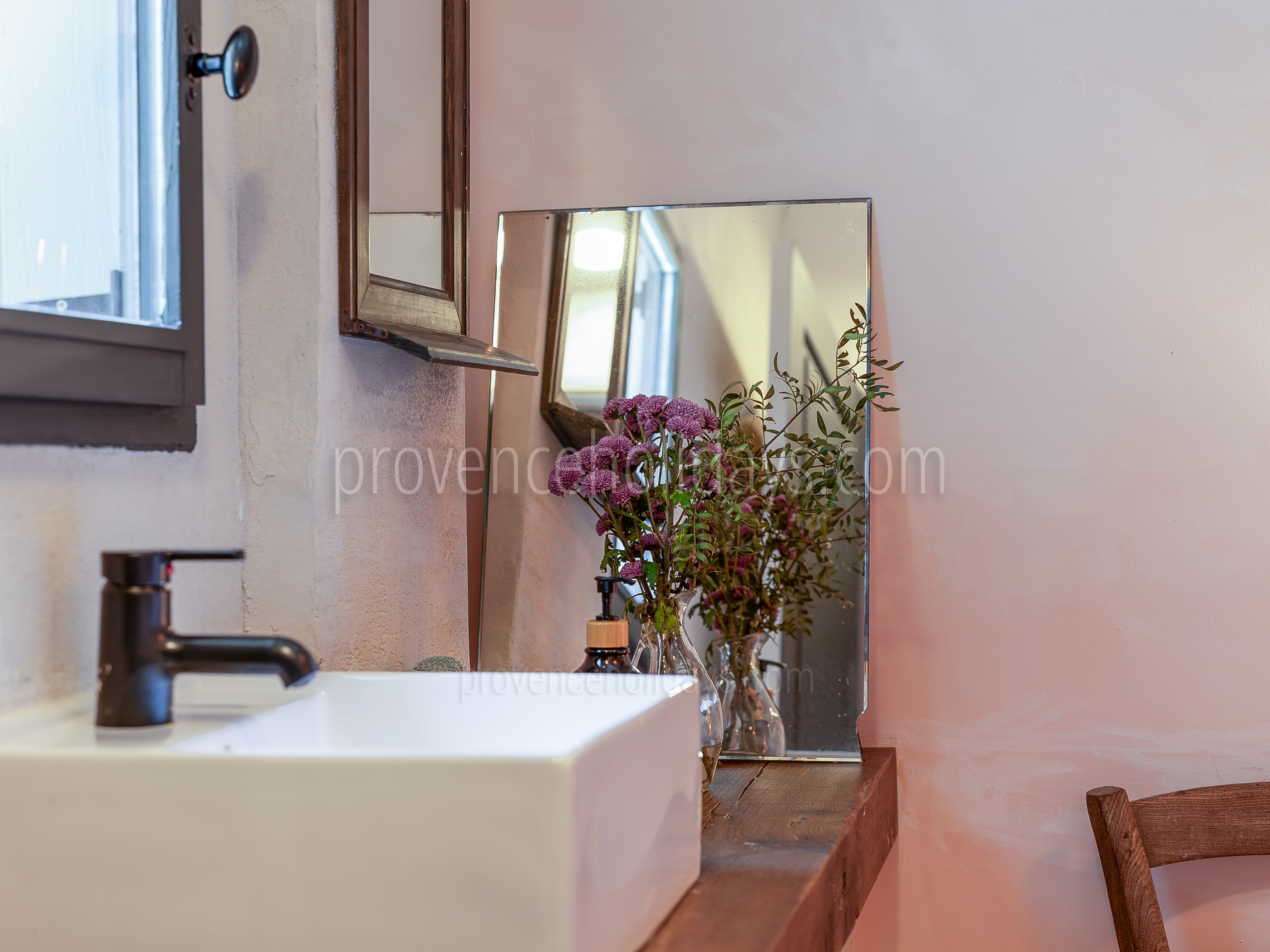 27 - La Terrasse Provençale: Villa: Bathroom
