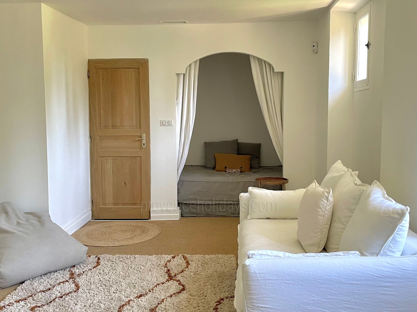 27 - Le Mas des Figues: Villa: Interior