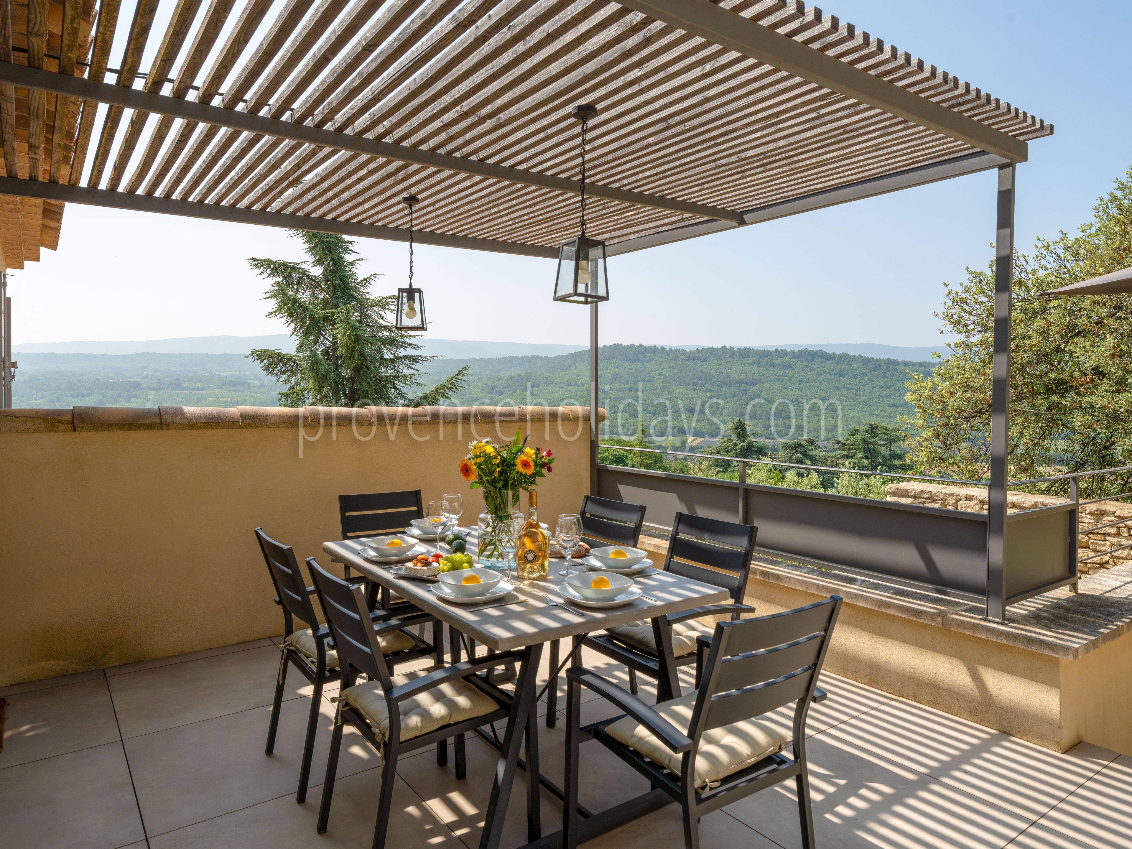 18 - Le Belvédère Provençal: Villa: Exterior