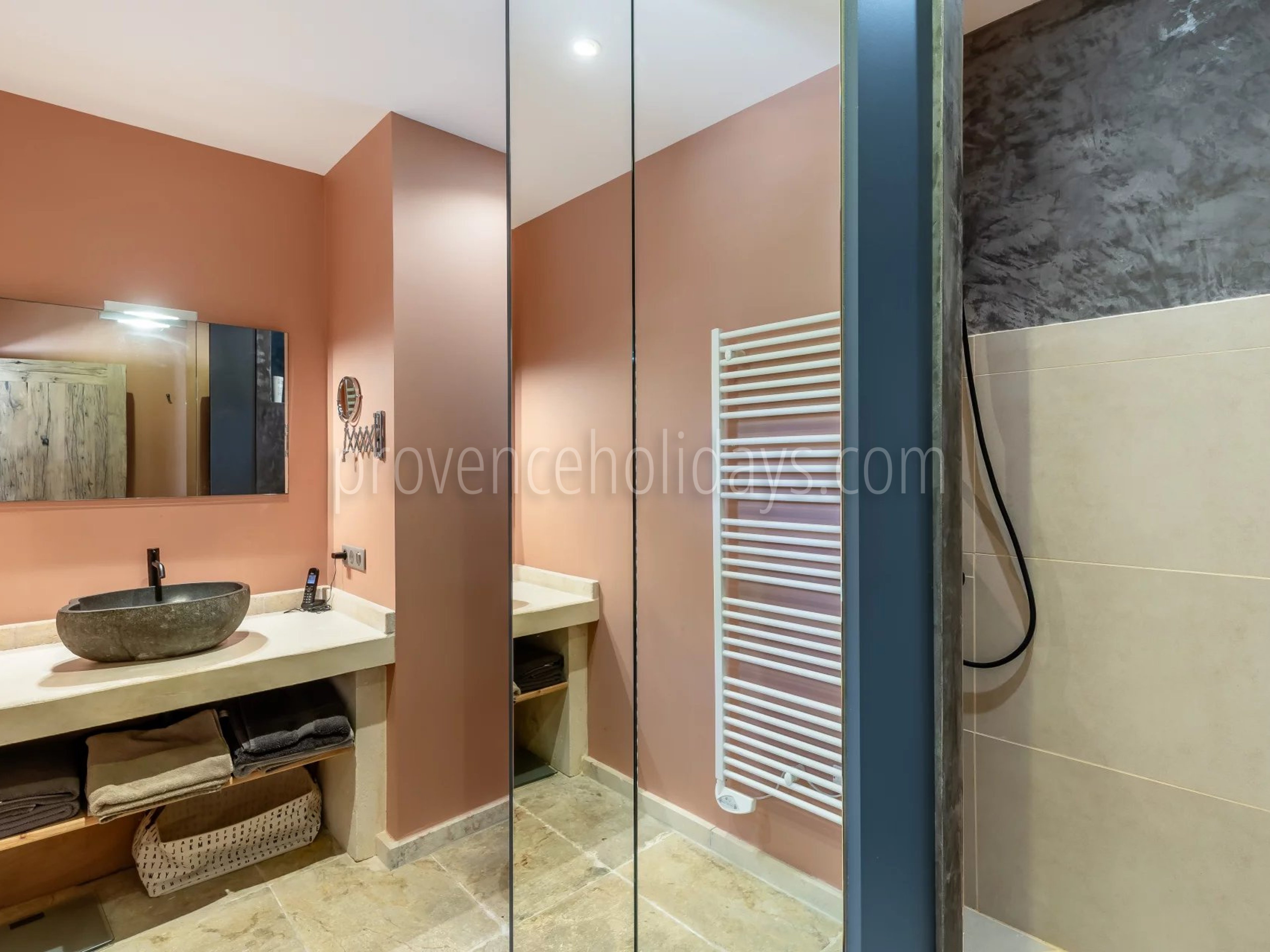 35 - Mas 1850 in Gordes: Villa: Bathroom