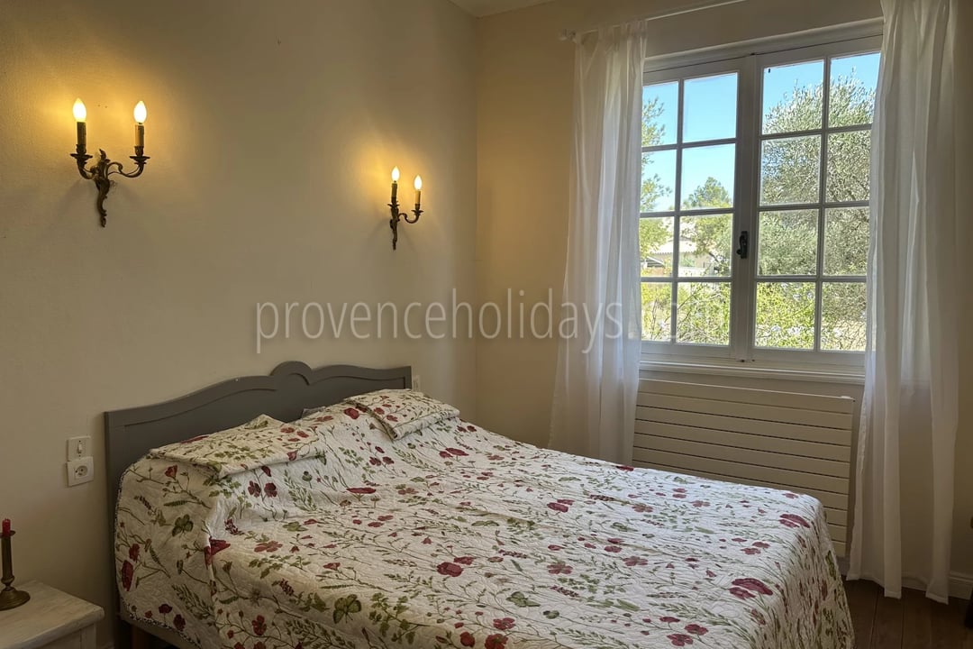 19 - Gerenoveerd huis in Fontvieille: Villa: Bedroom