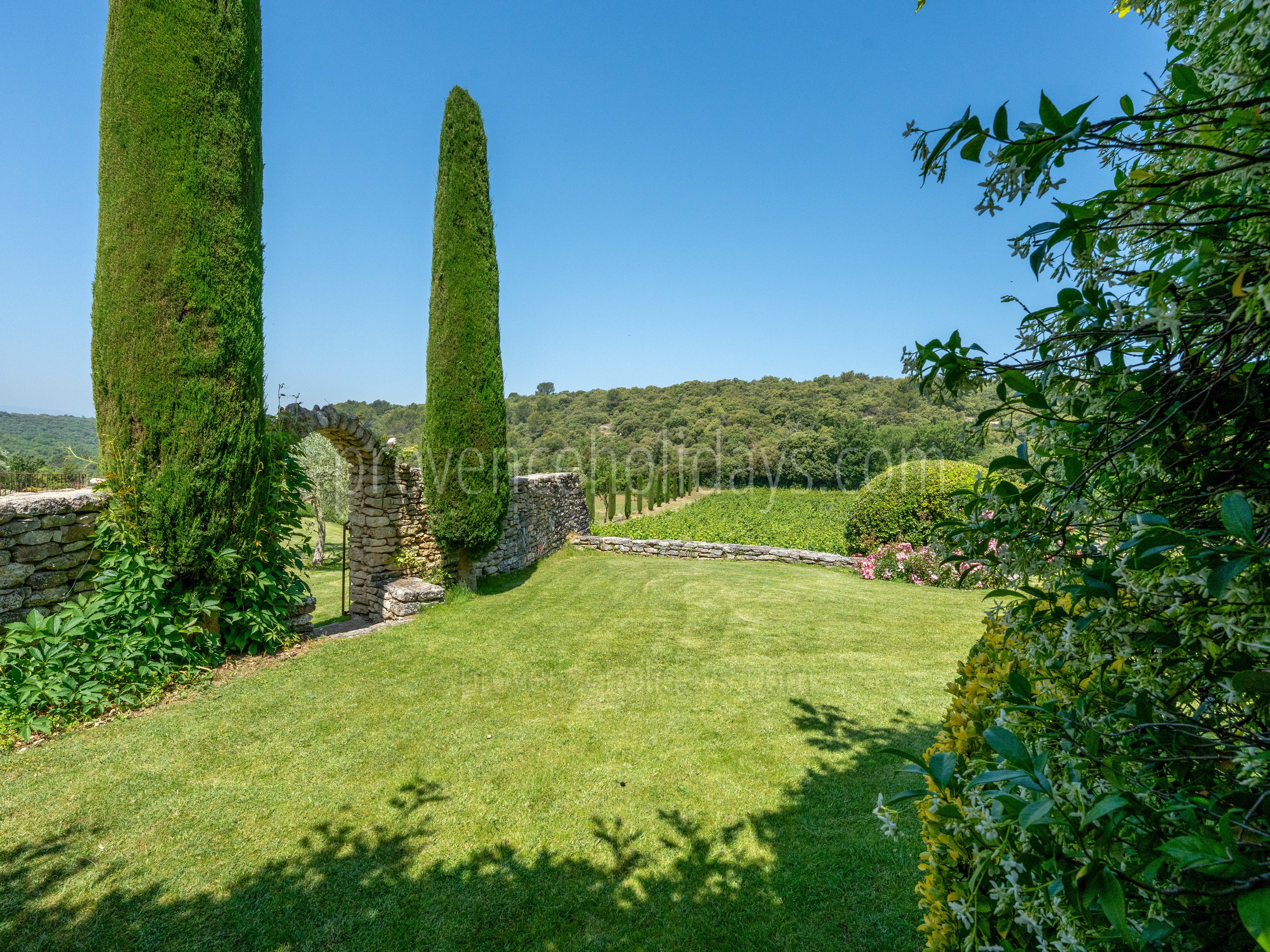39 - Le Mas de Bonnieux: Villa: Exterior