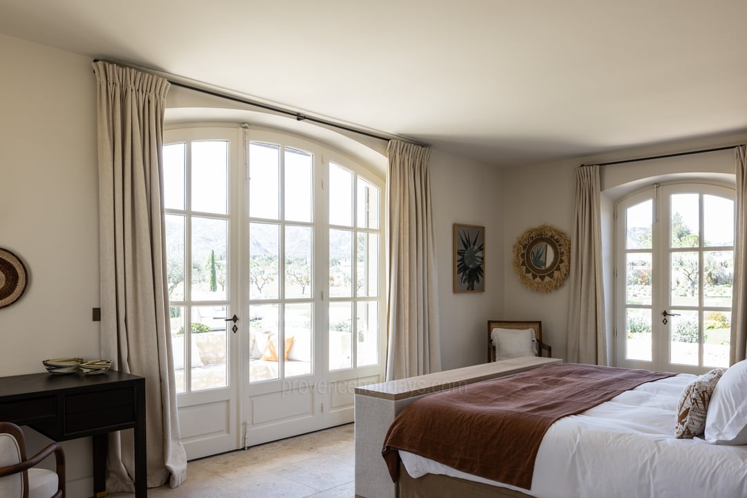 36 - Mas Chabaud: Villa: Bedroom