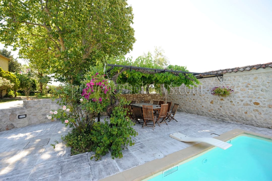 15 - Mas Lambesc: Villa: Exterior