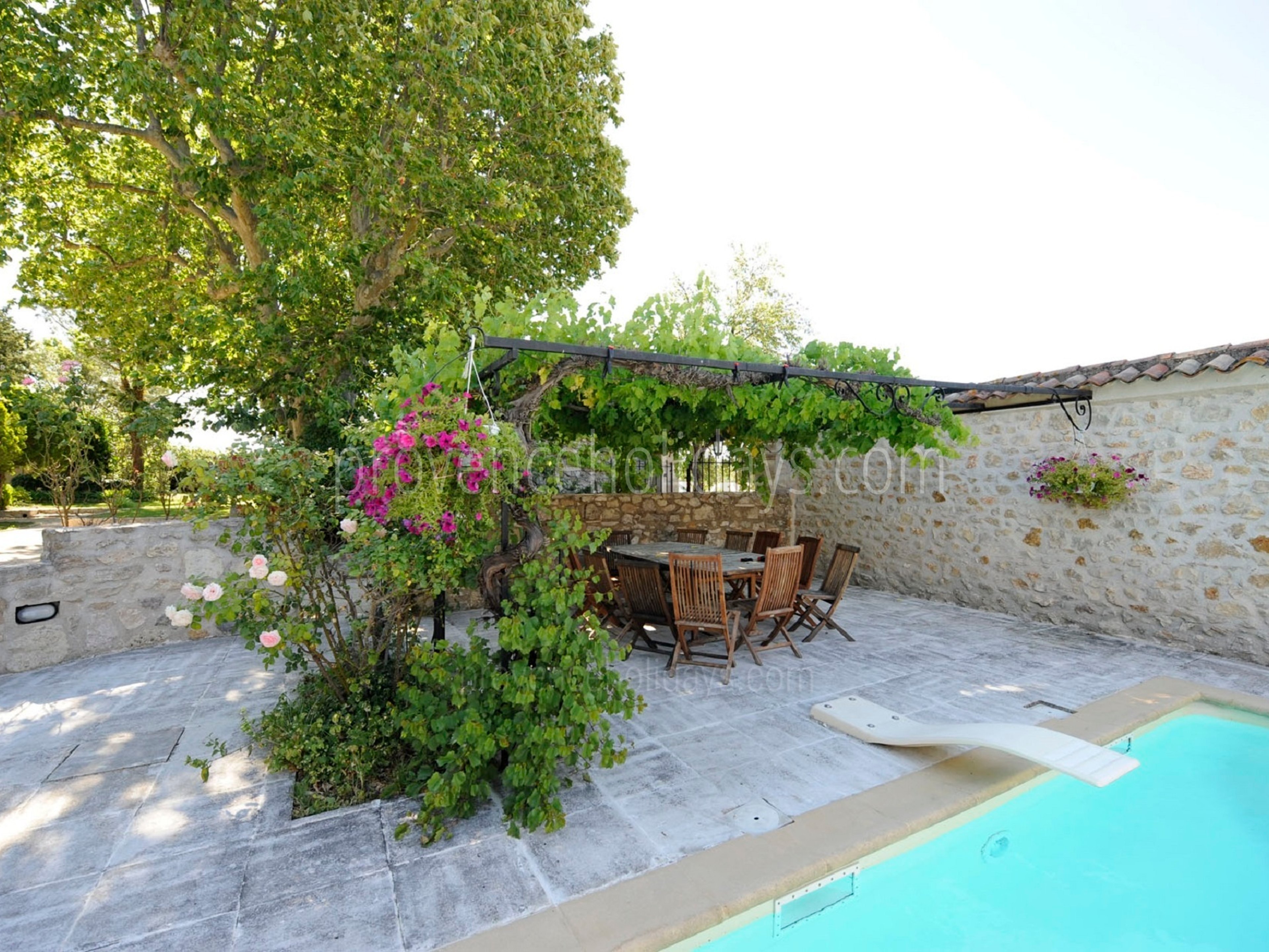 15 - Mas Lambesc: Villa: Exterior