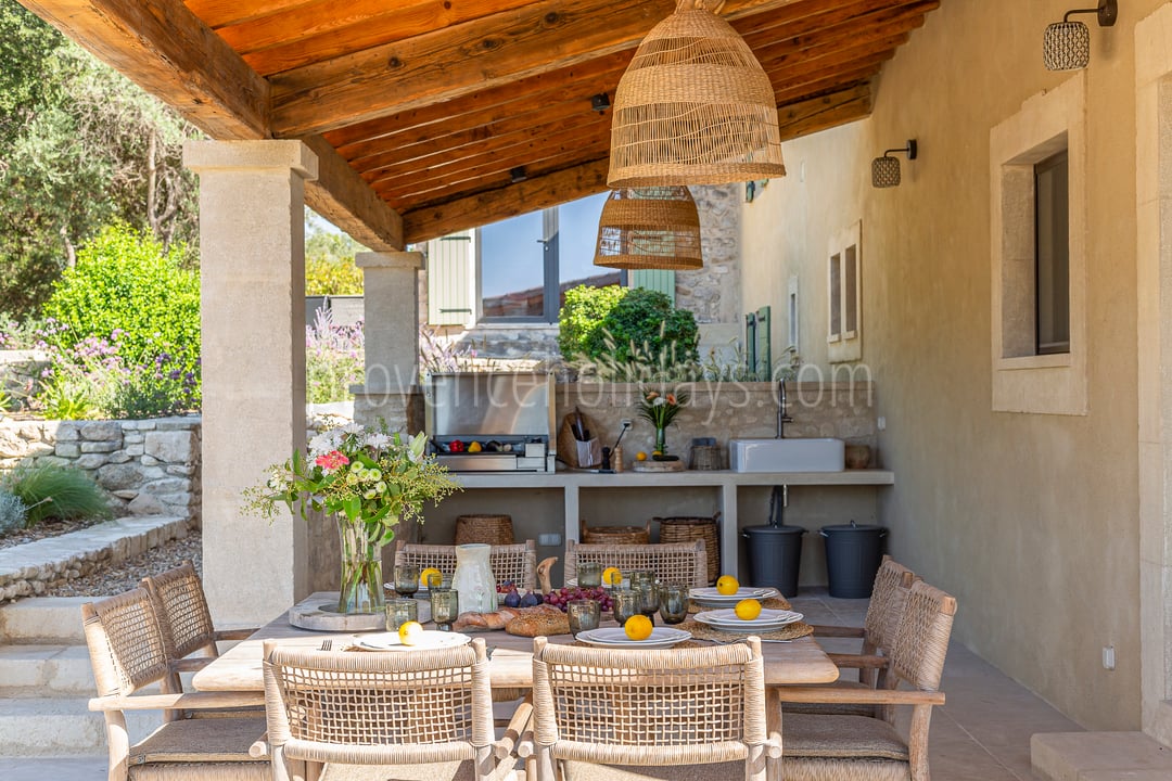 5 - Le Mas de la Terre Rouge: Villa: Exterior