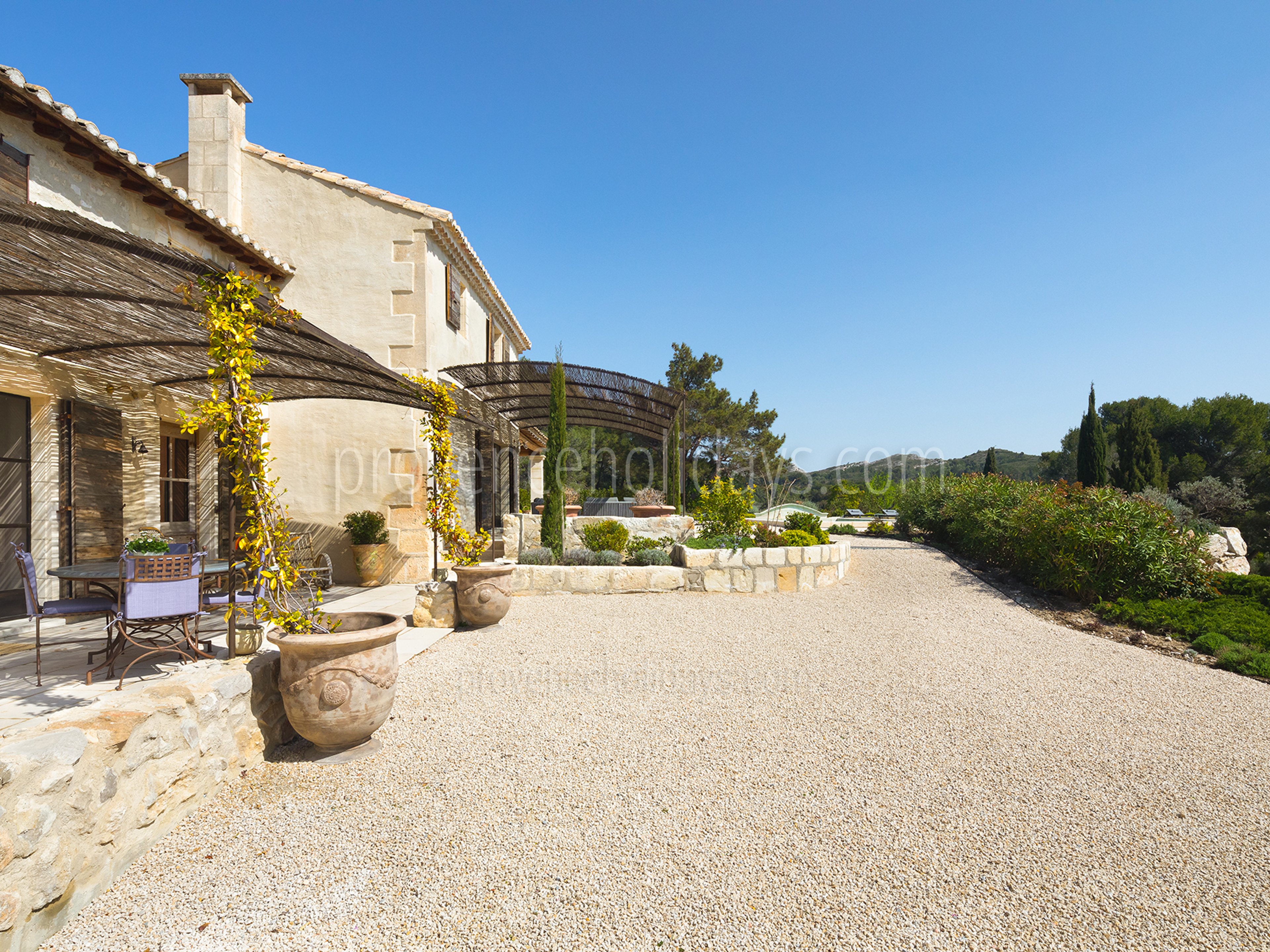 40 - Mas de Provence: Villa: Exterior