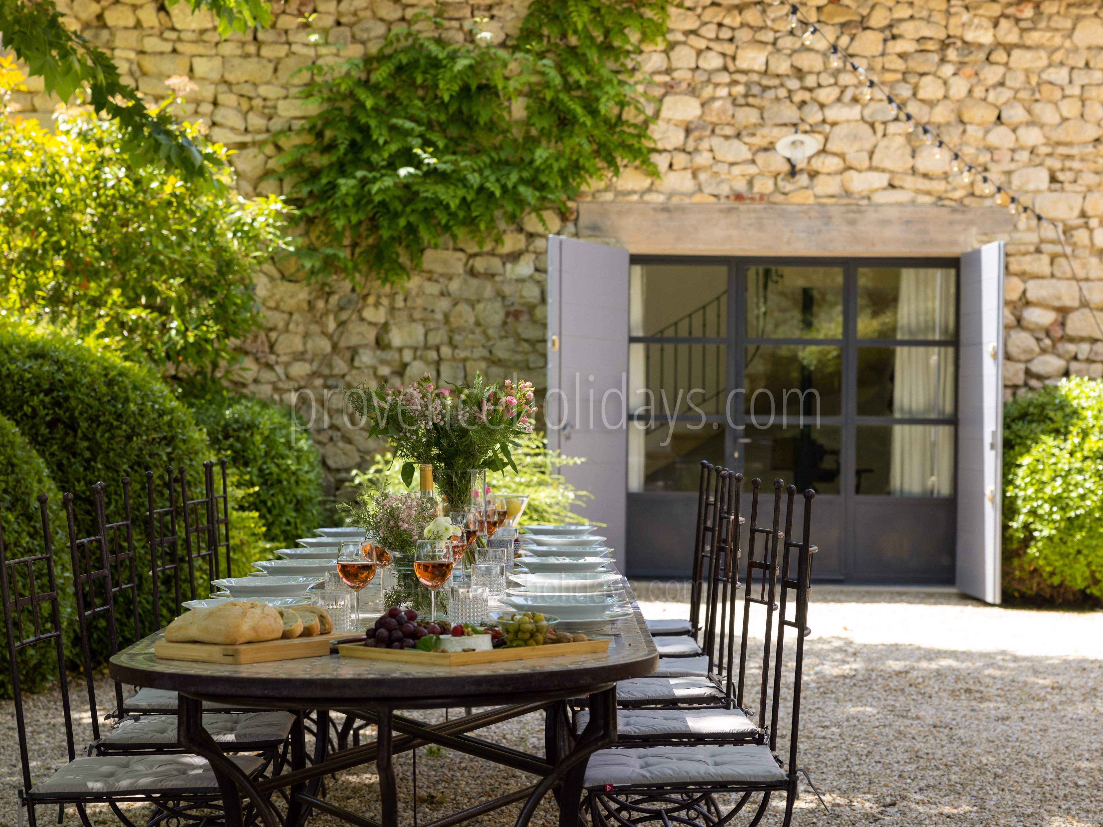 15 - Bastide de Goult: Villa: Exterior