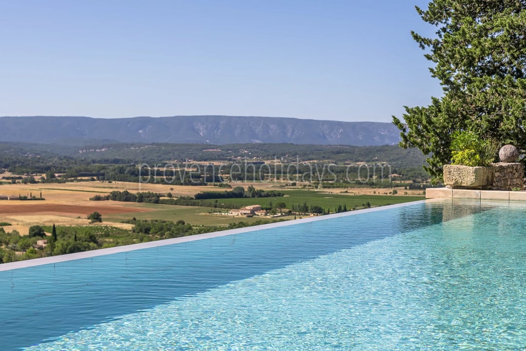 2 - Historic residence in Gordes: Villa: Pool