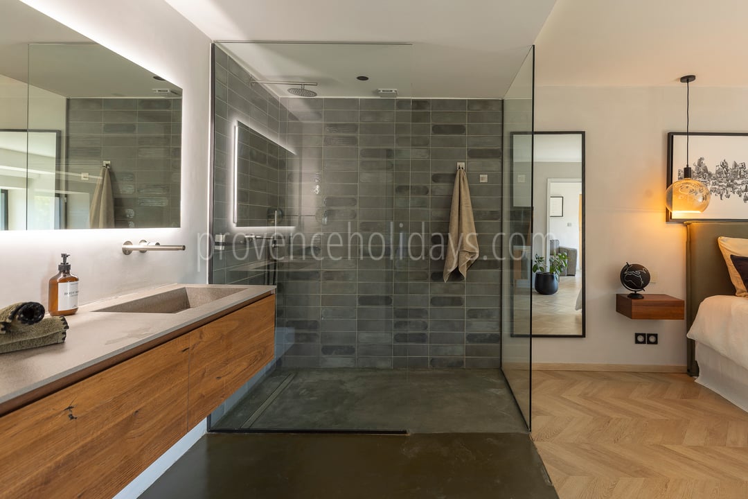26 - Villa Saint Christol: Villa: Bathroom 4