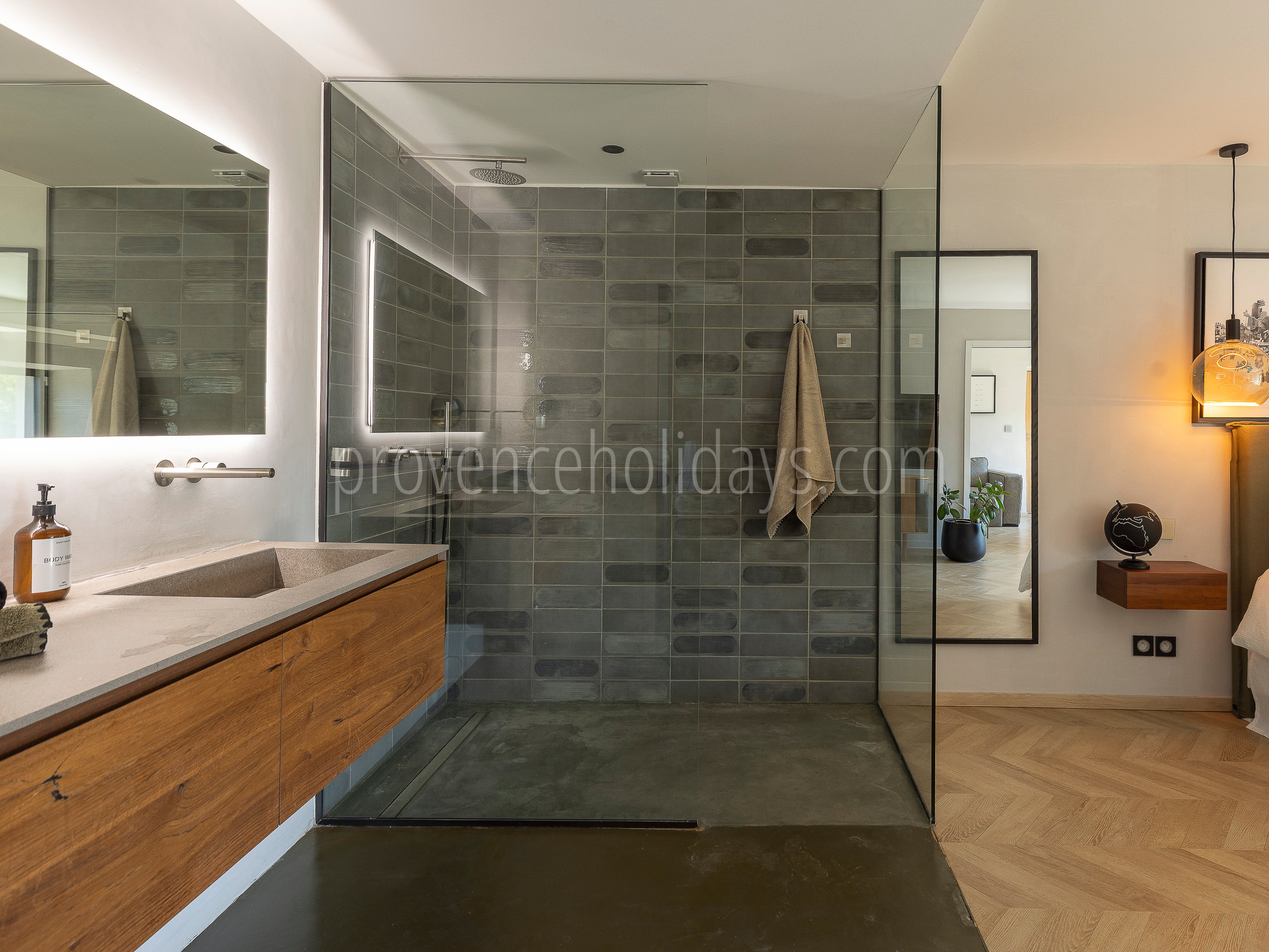 26 - Villa Saint Christol: Villa: Bathroom 4