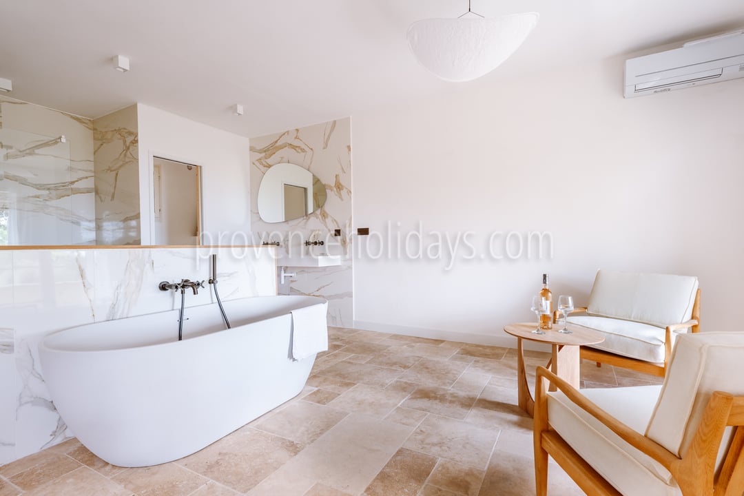 20 - Mas des Collines du Luberon: Villa: Bedroom