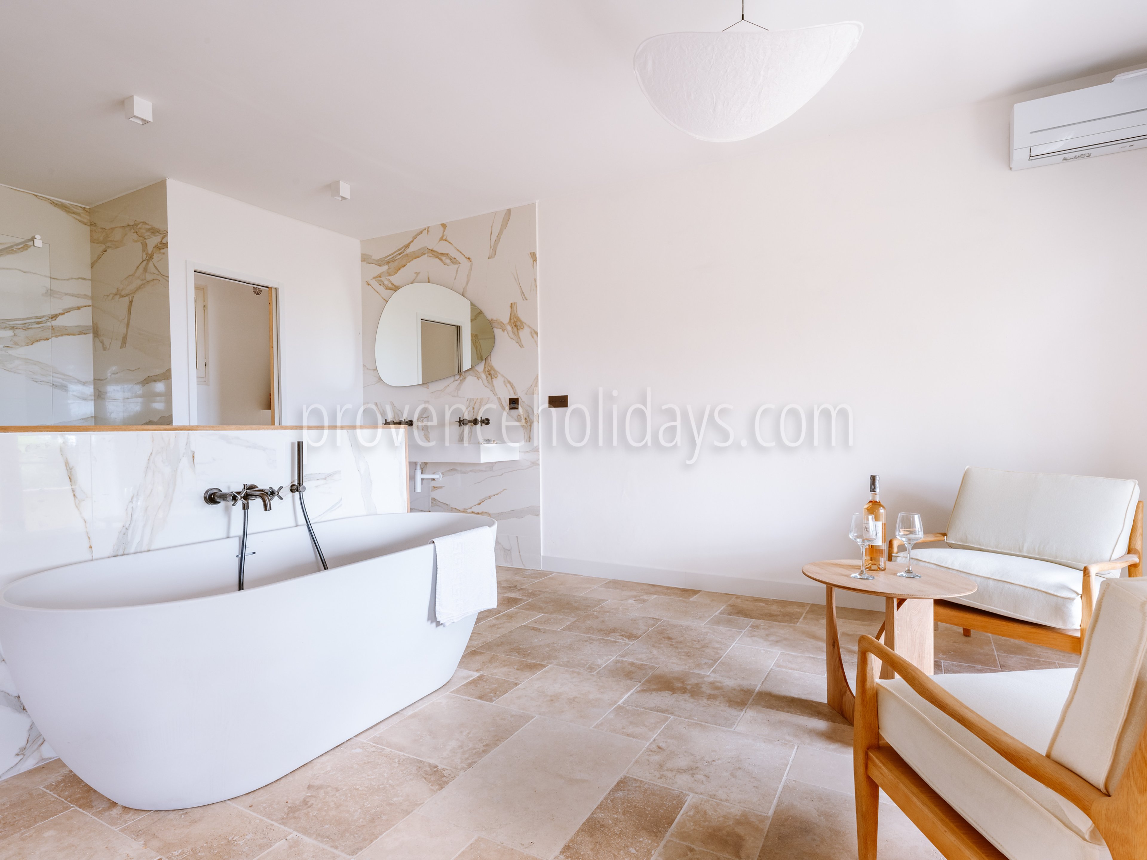 20 - Mas des Collines du Luberon: Villa: Bedroom
