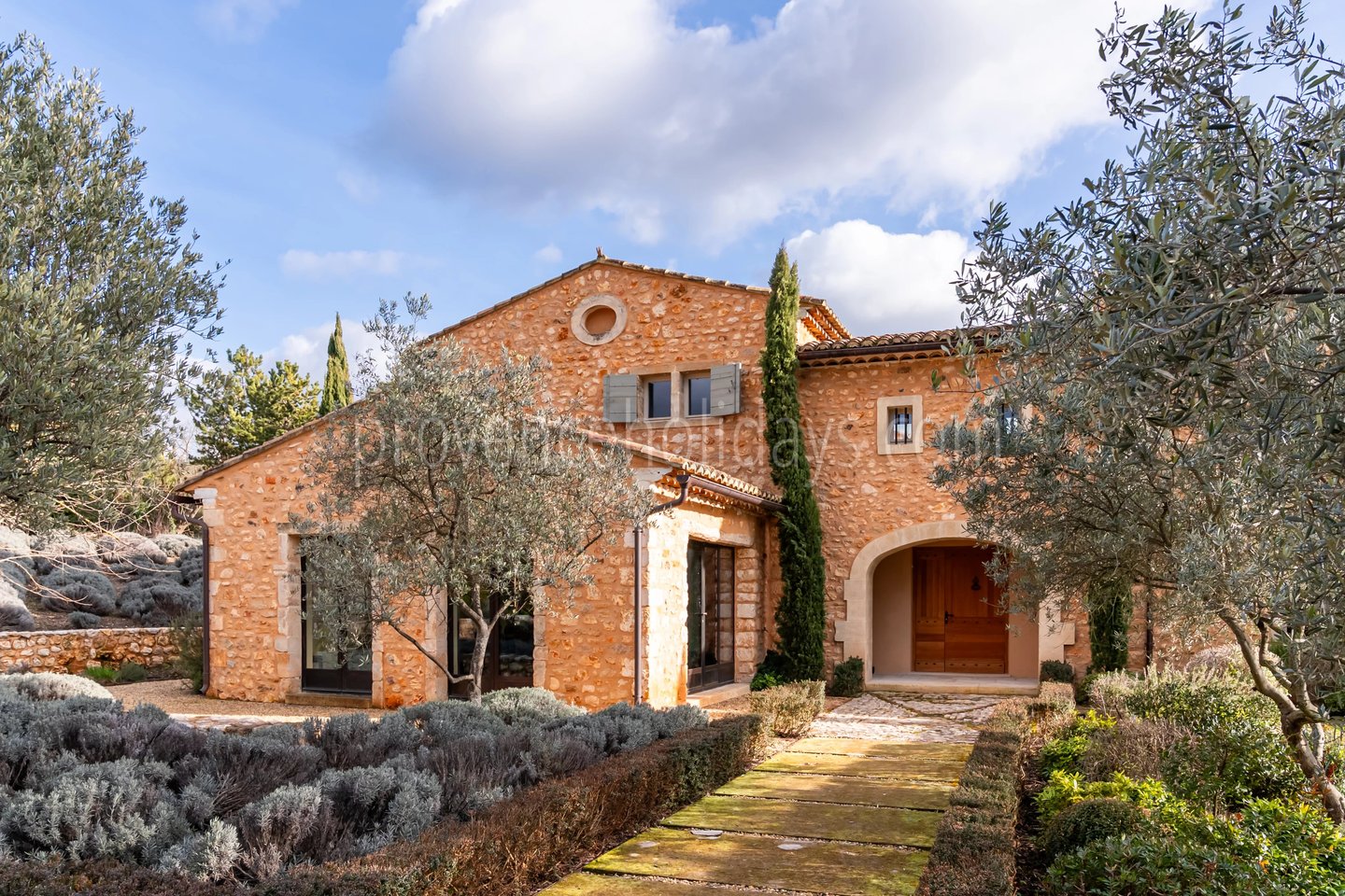 24 - Provençal residence in Bonnieux: Villa: Exterior