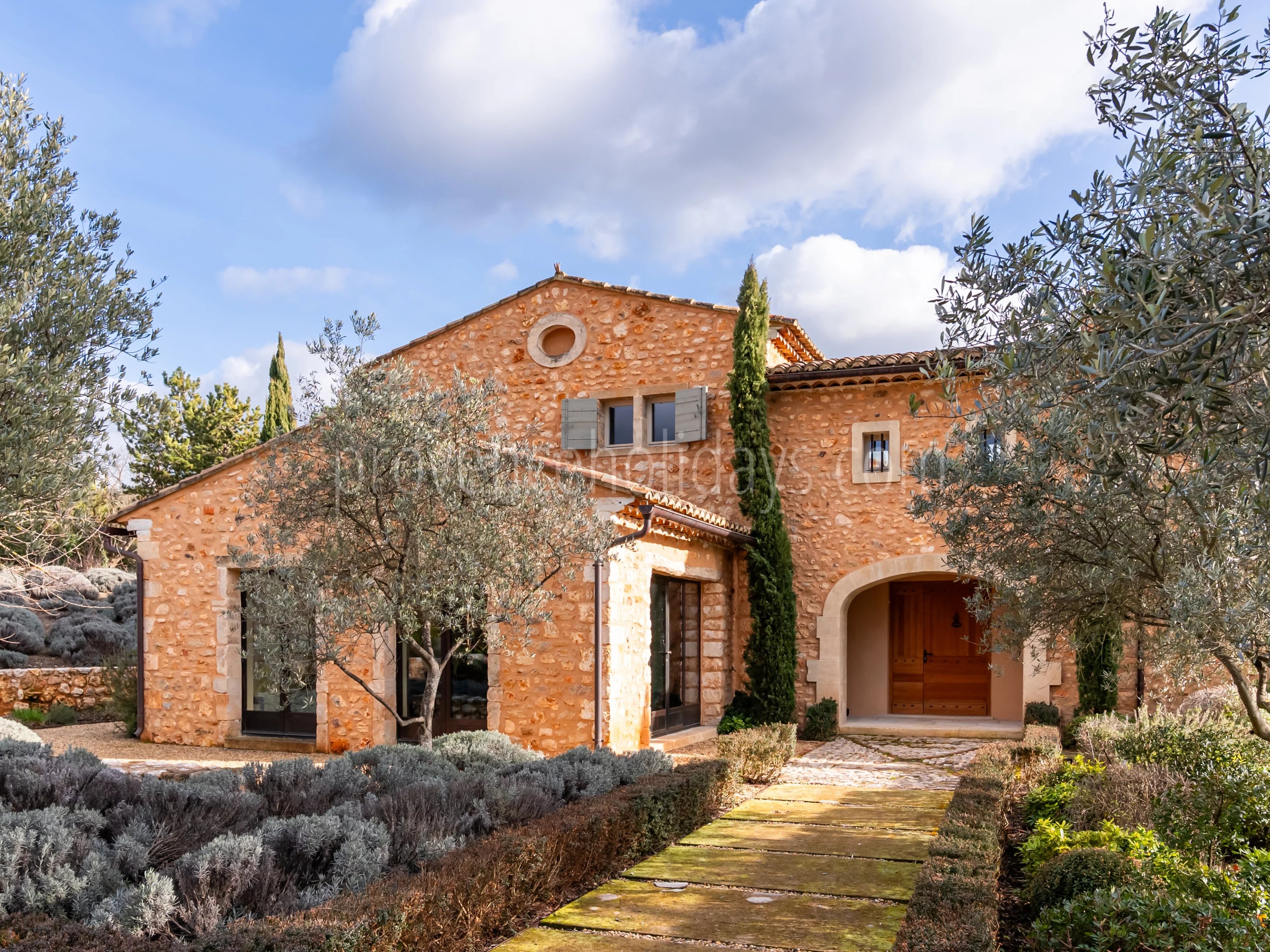 24 - Provençal residence in Bonnieux: Villa: Exterior
