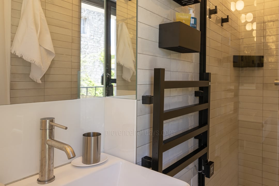 27 - Maison La Source: Villa: Bathroom