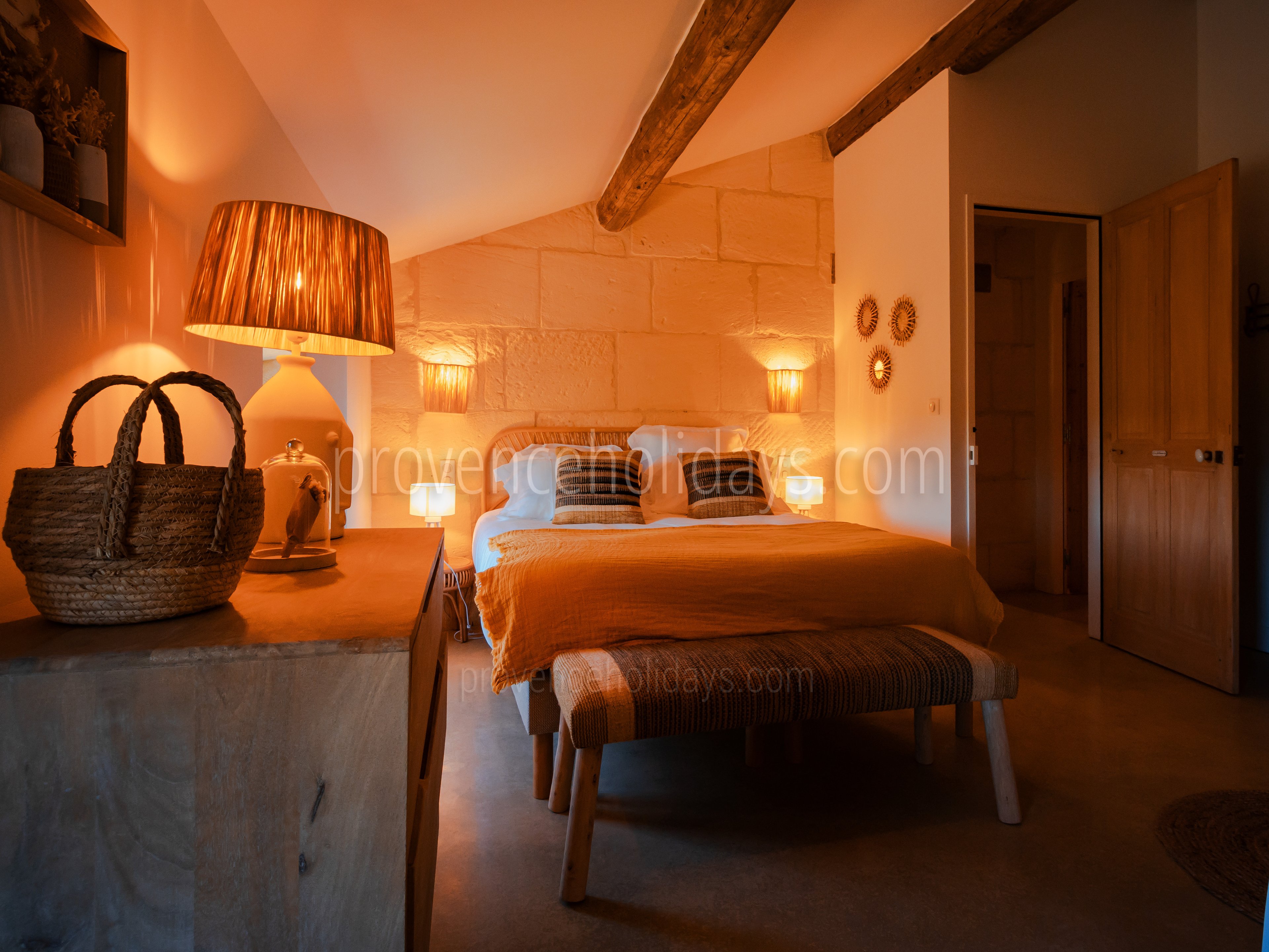 69 - Mas des Pommiers: Villa: Interior