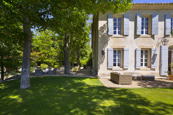 10 - Bastide de l\'Isle: Villa: Exterior