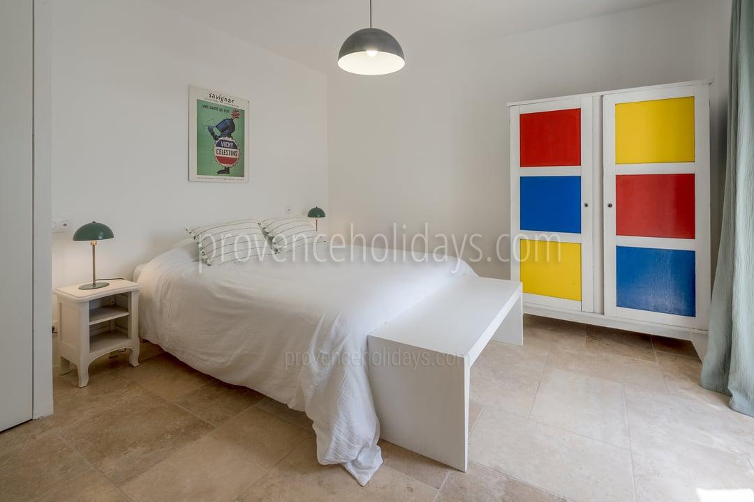 4 - Mas des Aires: Villa: Bedroom