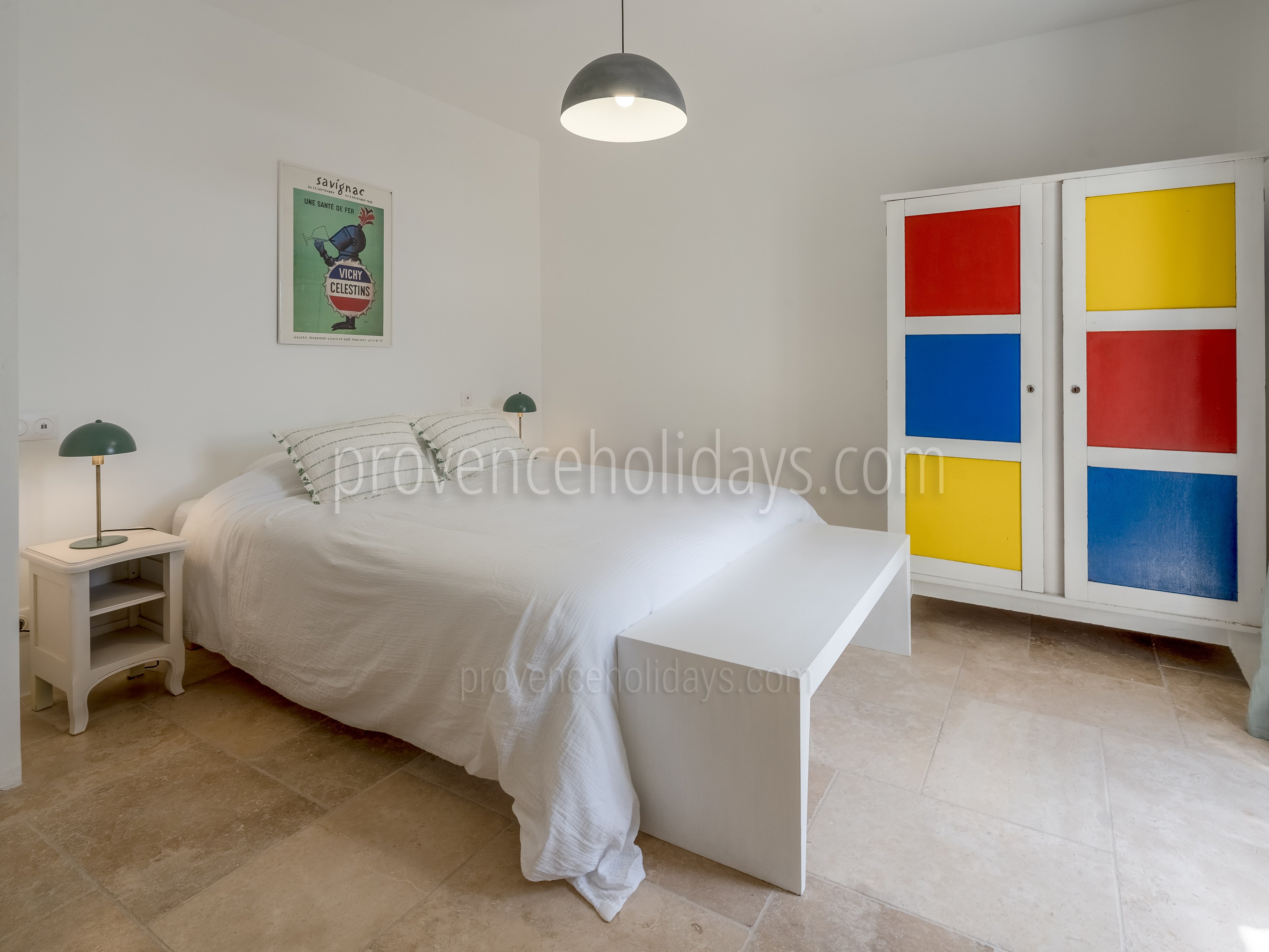 4 - Mas des Aires: Villa: Bedroom