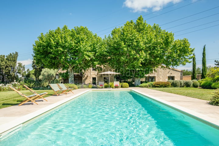Superb house for rent in the Alpilles