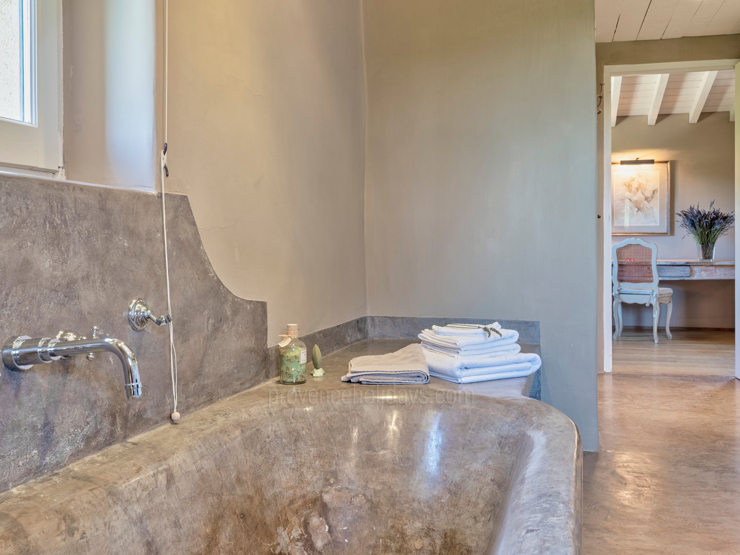 64 - Domaine de la Sainte Victoire: Villa: Bathroom