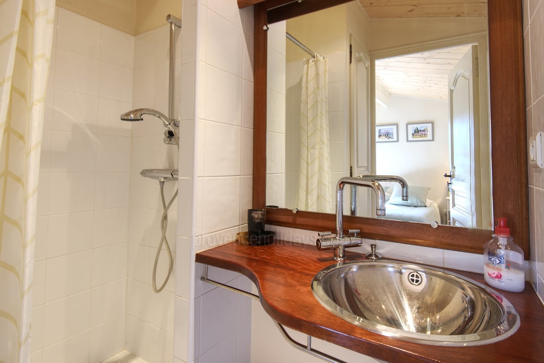 33 - Le Dolmen du Midi: Villa: Bathroom