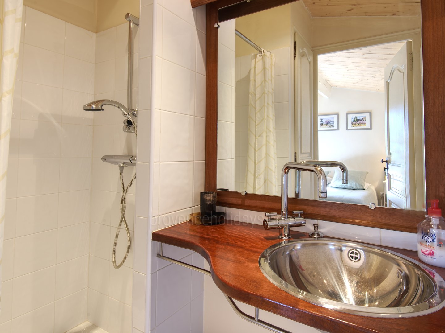 33 - Le Dolmen du Midi: Villa: Bathroom