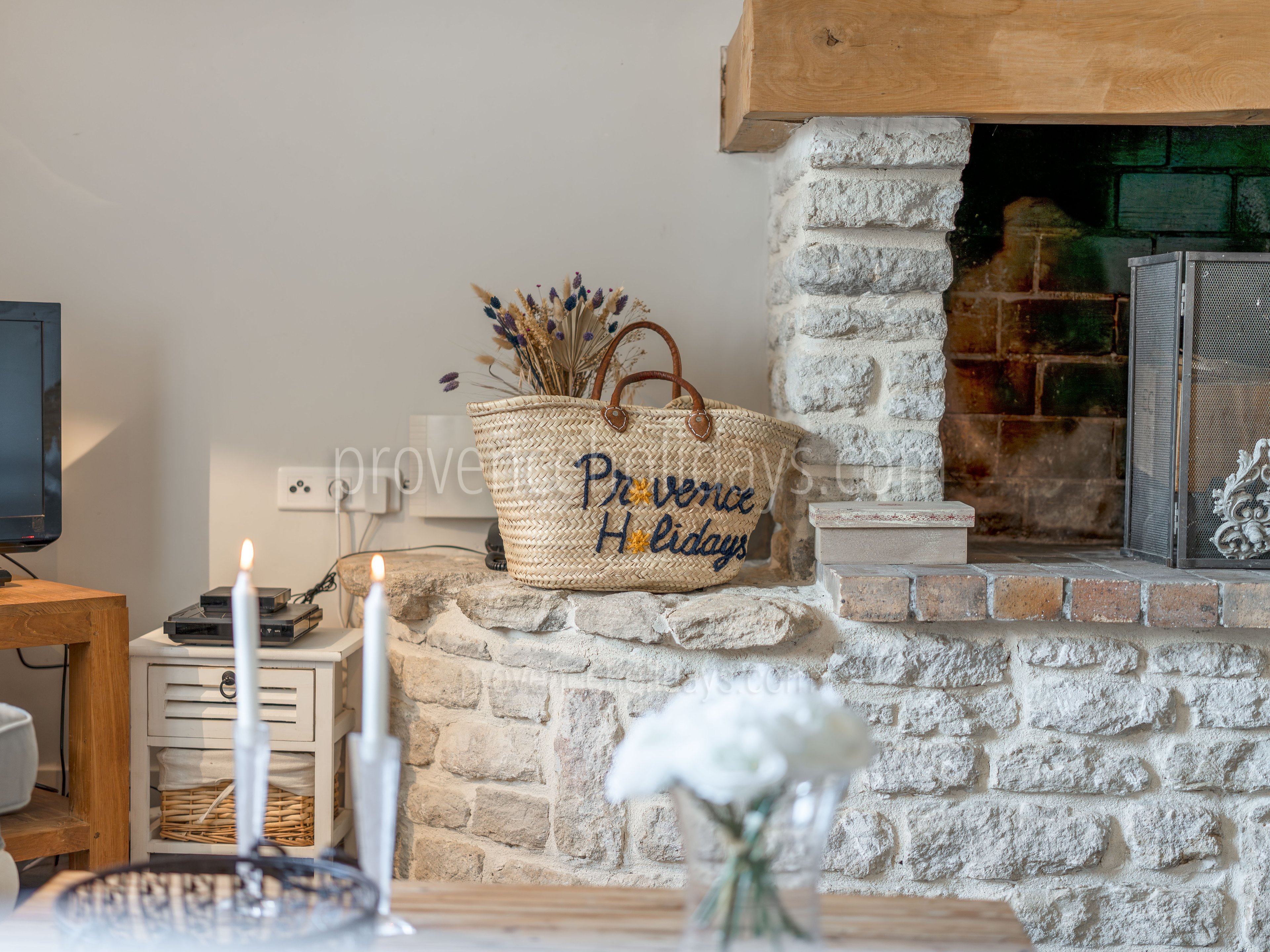 15 - Le Mas de Cabrières: Villa: Interior