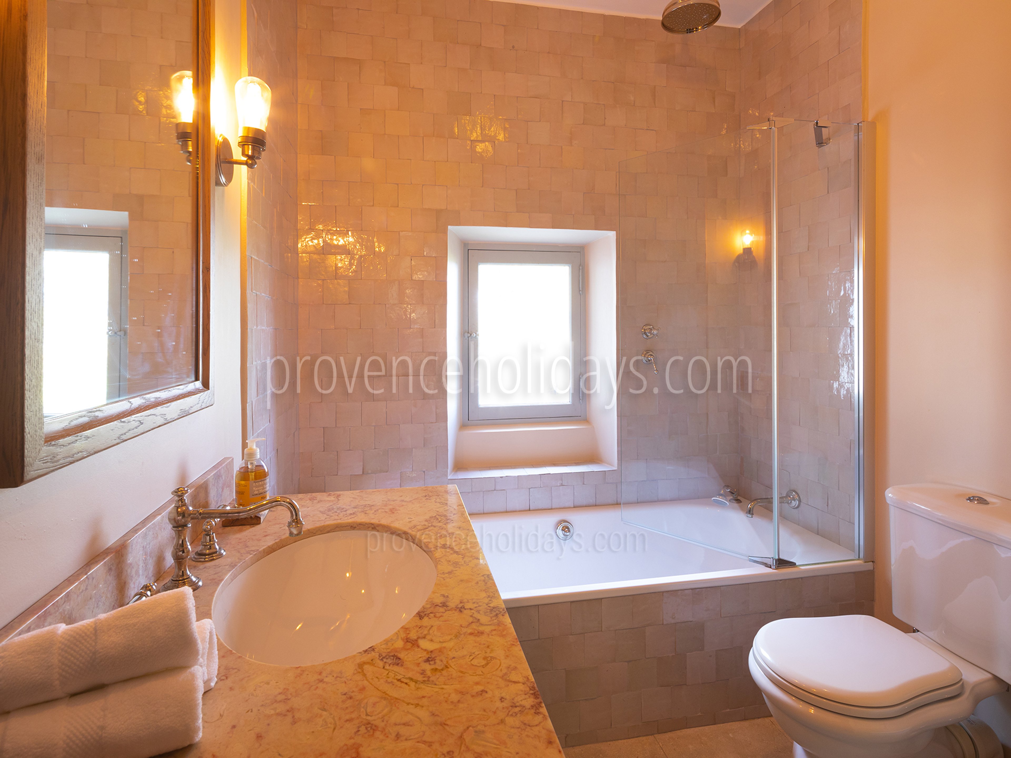 29 - Maison Ménerbes: Villa: Bathroom