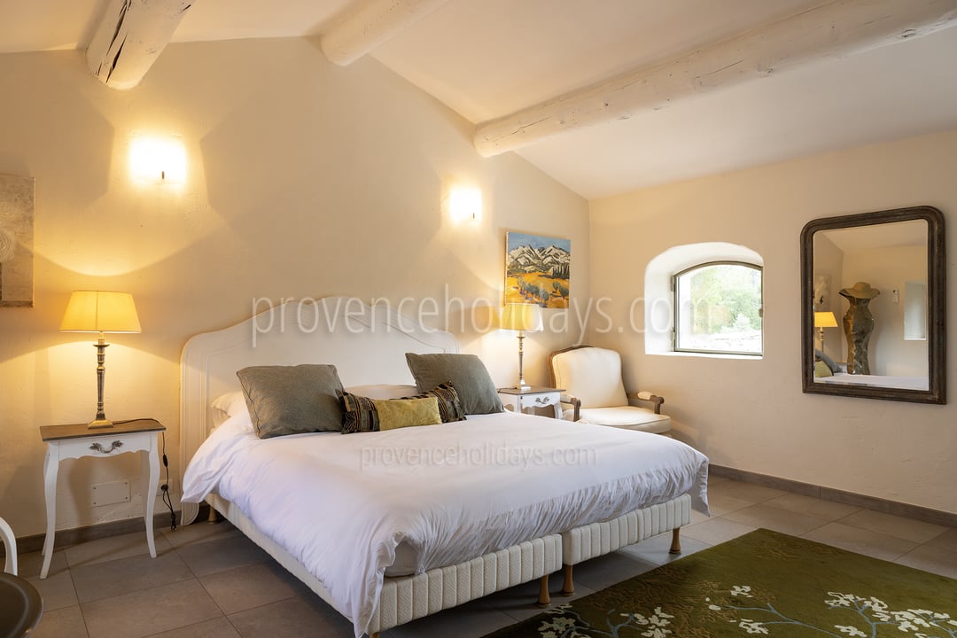 4 - Mas de Tournesol: Villa: Bedroom