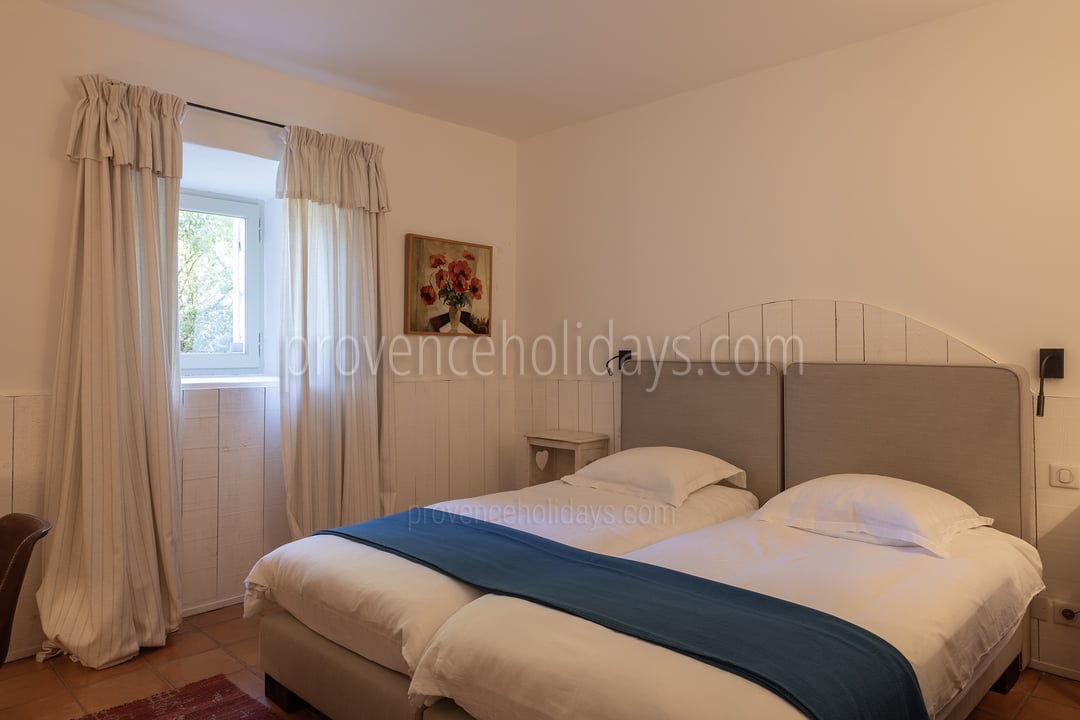 30 - Mas Vernet: Villa: Bedroom