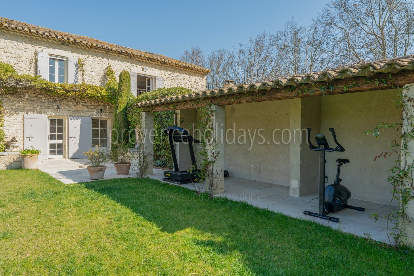55 - Le Mas des Magnans: Villa: Exterior