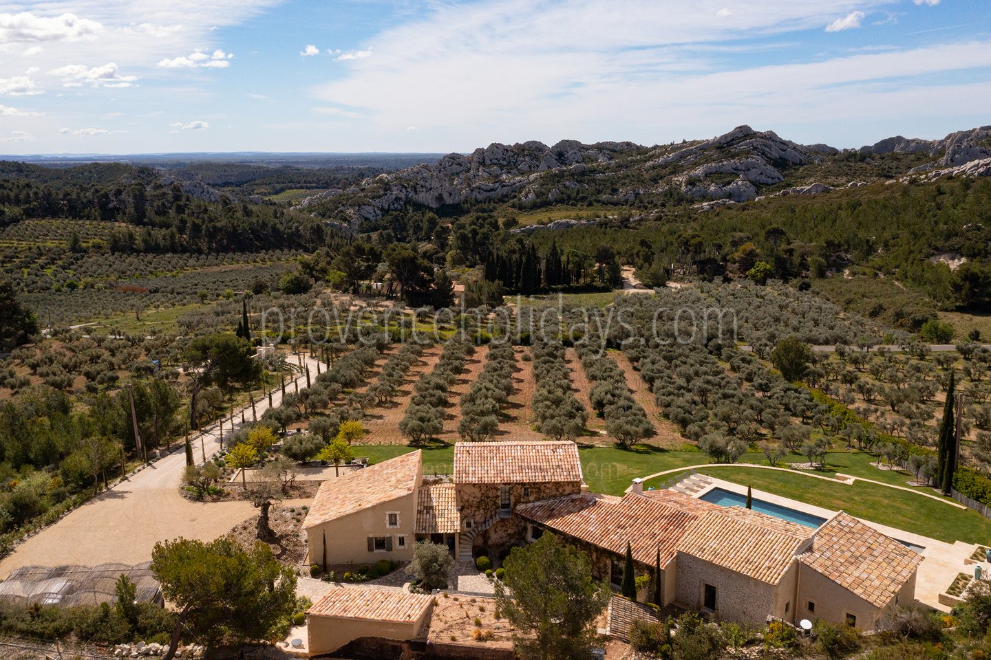 6 - Mas des Collines: Villa: Exterior