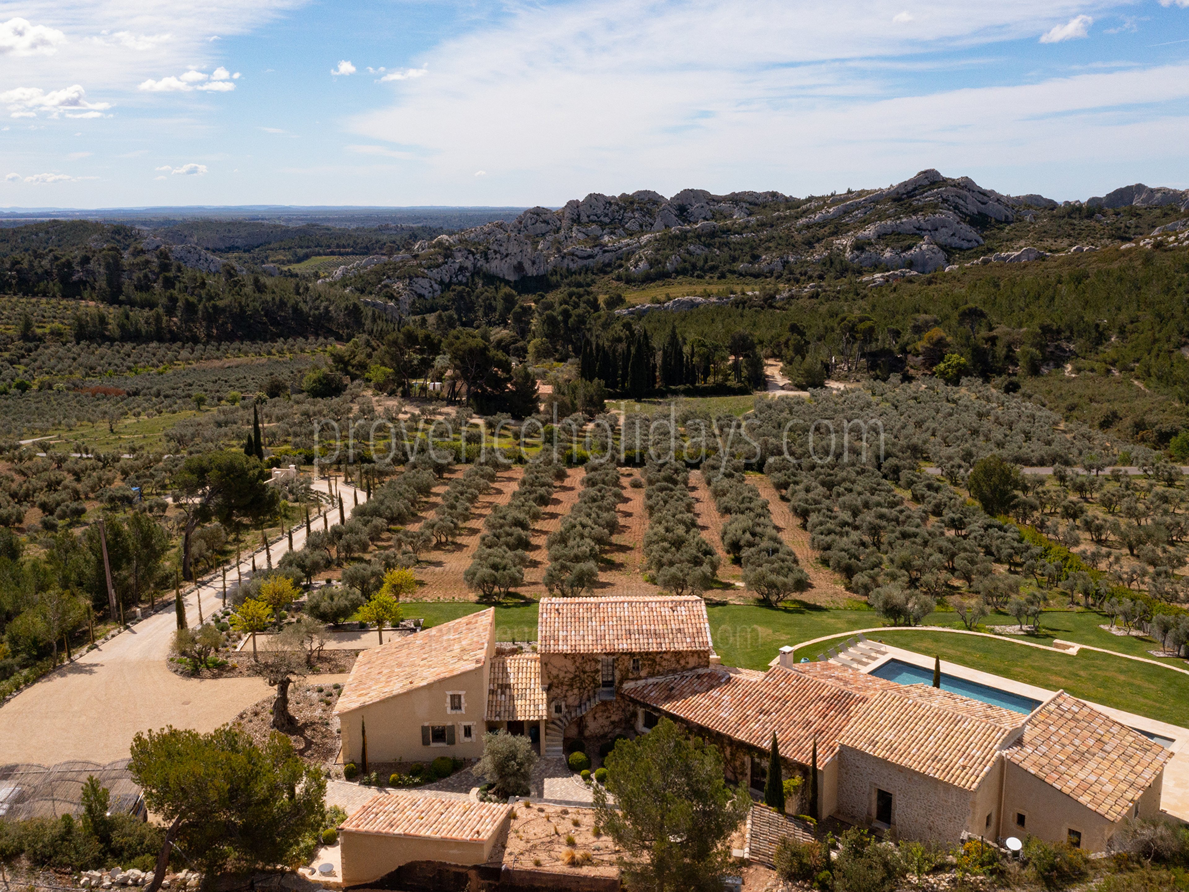 6 - Mas des Collines: Villa: Exterior