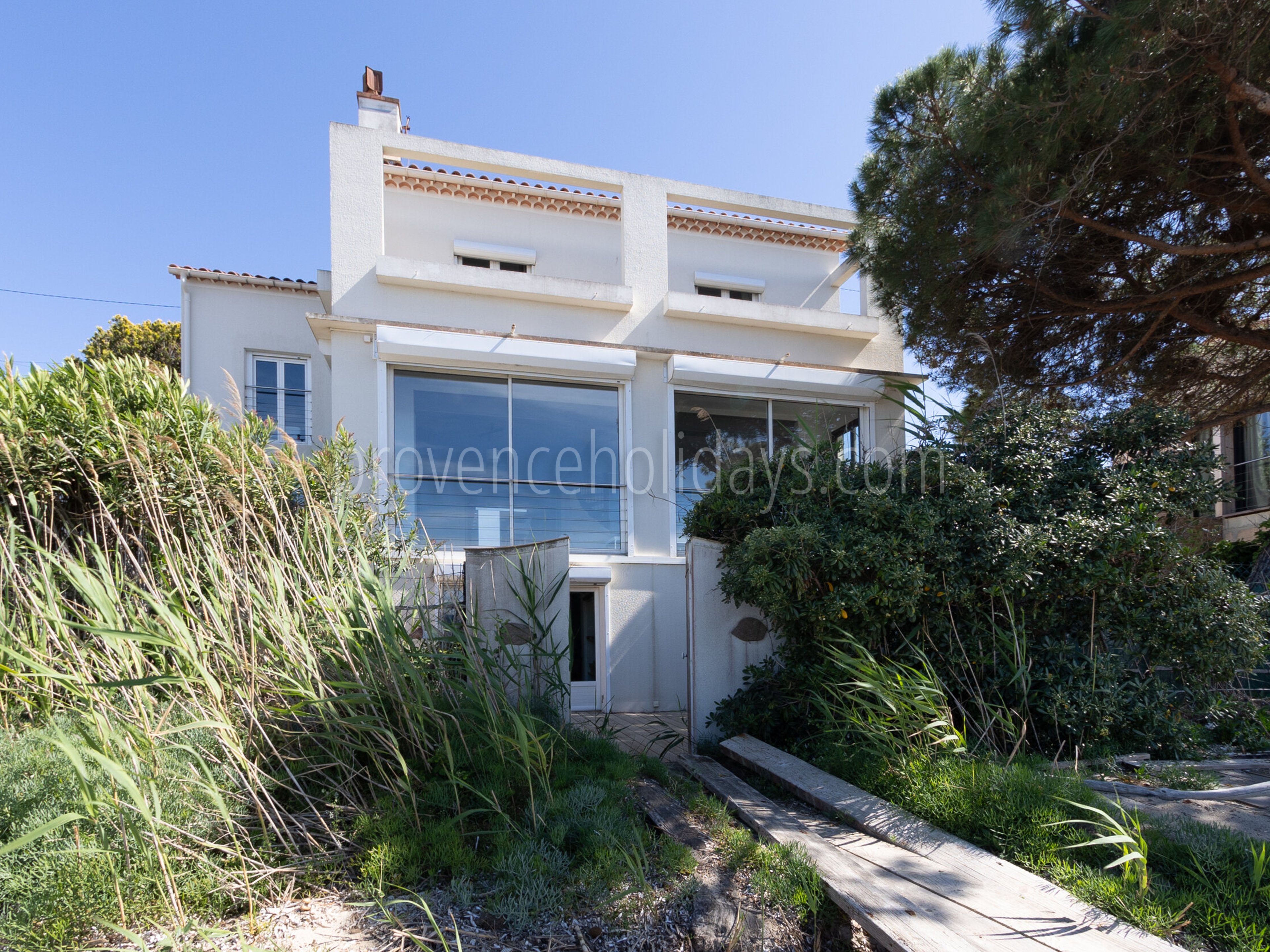 10 - Villa Les Pieds Dans L\'eau: Villa: Pool