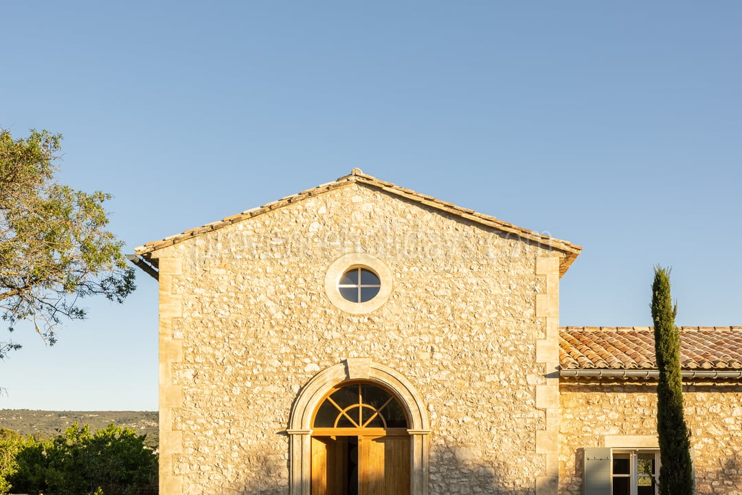 12 - Mas Chabaud: Villa: Exterior