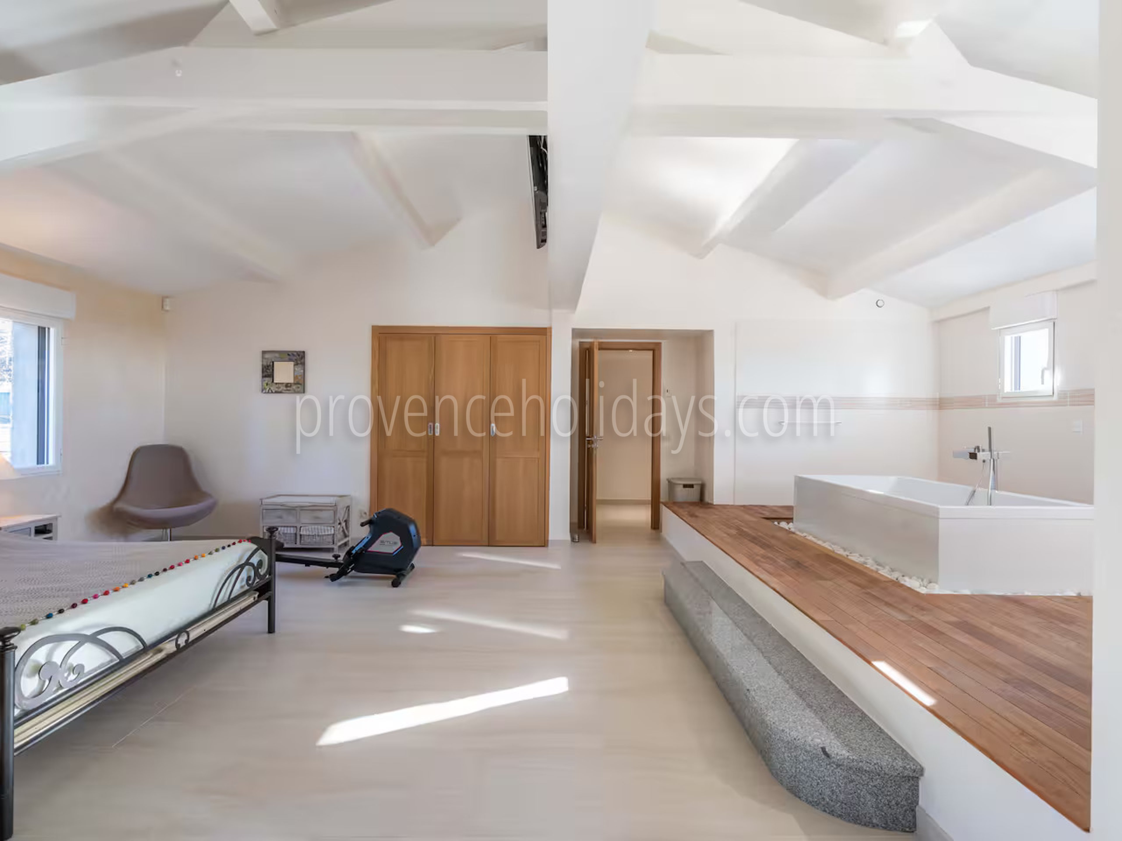 16 - Mas de l\'Eolienne: Villa: Bedroom