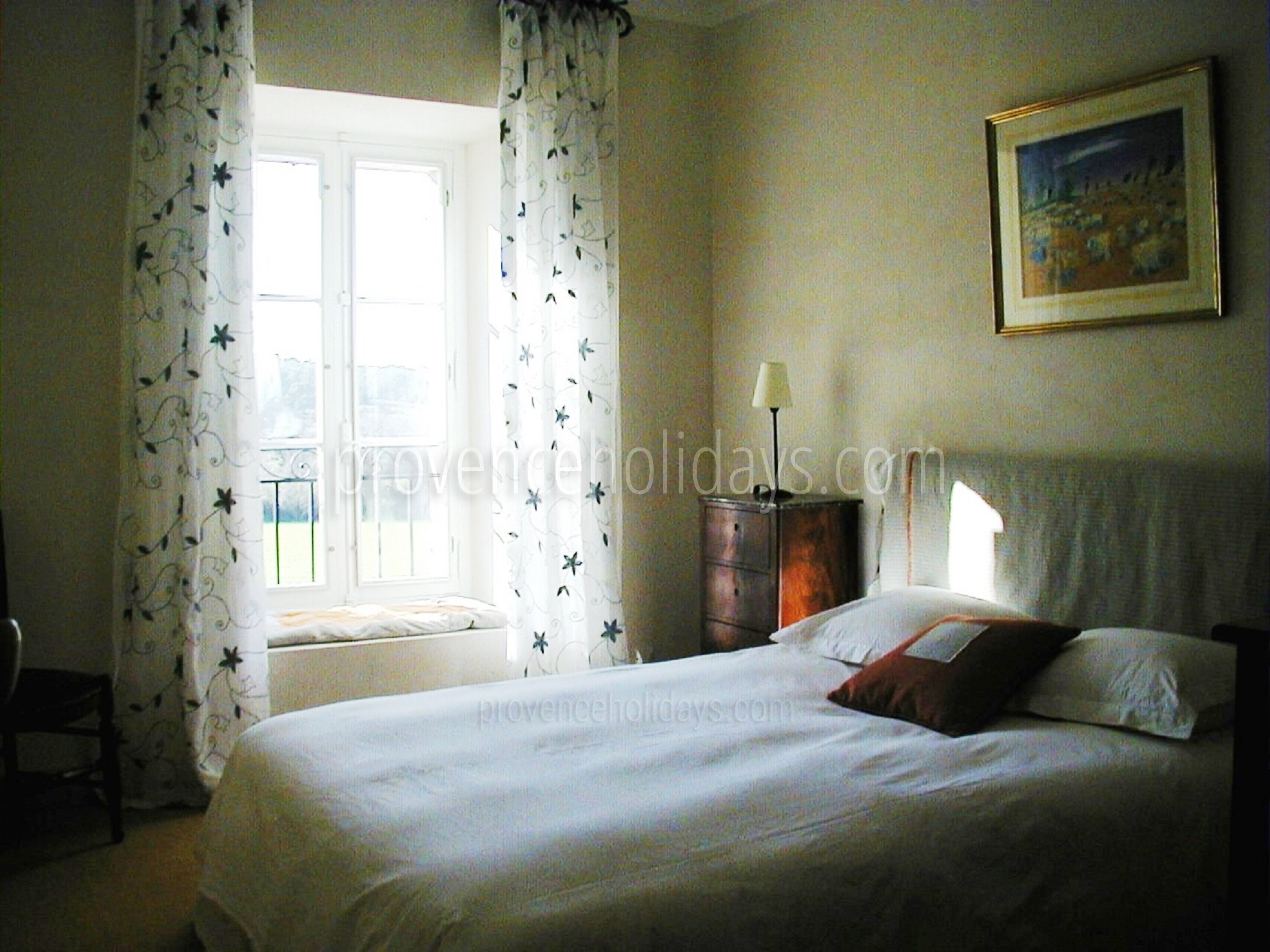 54 - Mas Lambesc: Villa: Bedroom