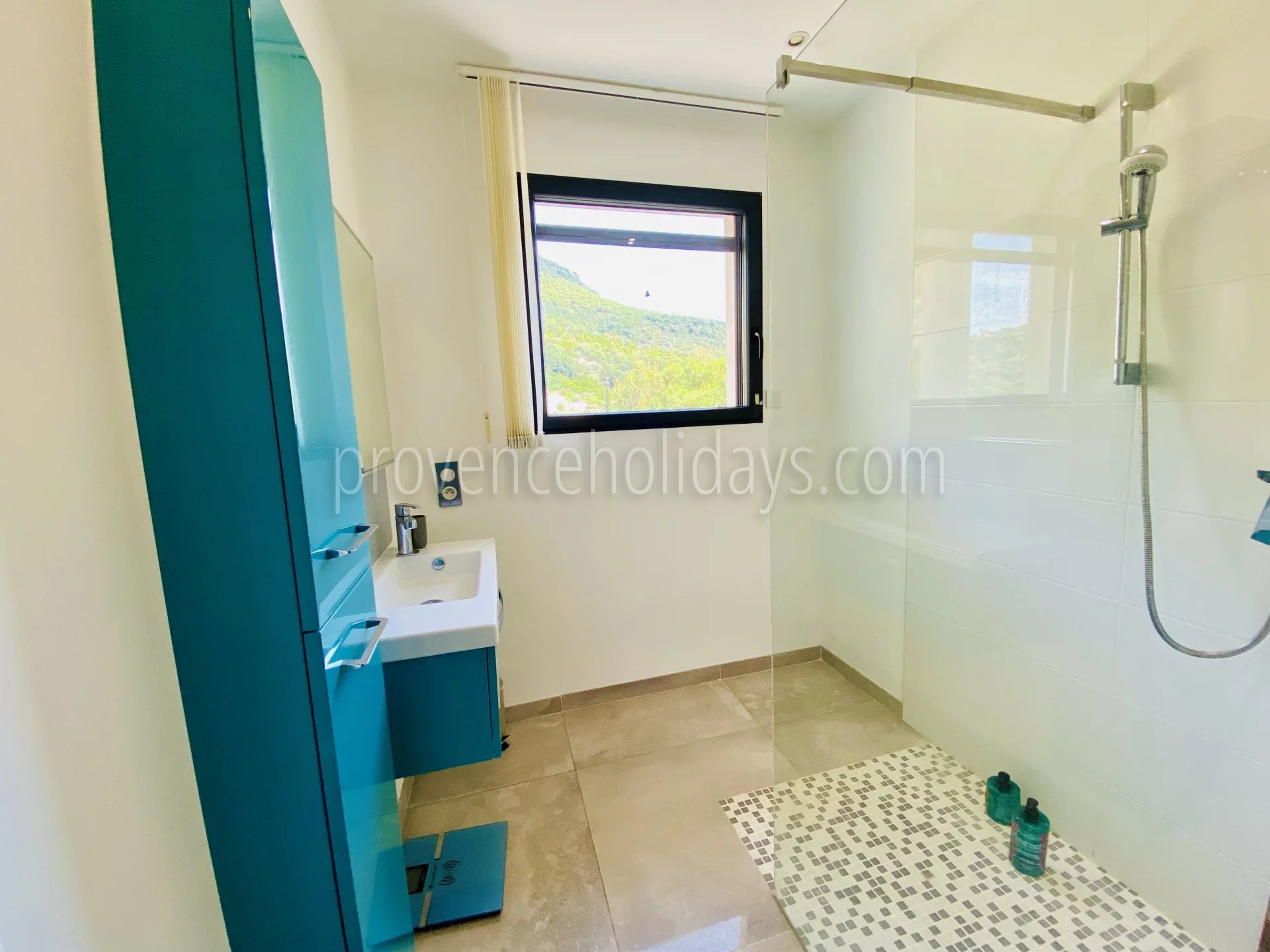 13 - Villa met zelfstandige ruimte in Cavalaire-sur-Mer: Villa: Bathroom